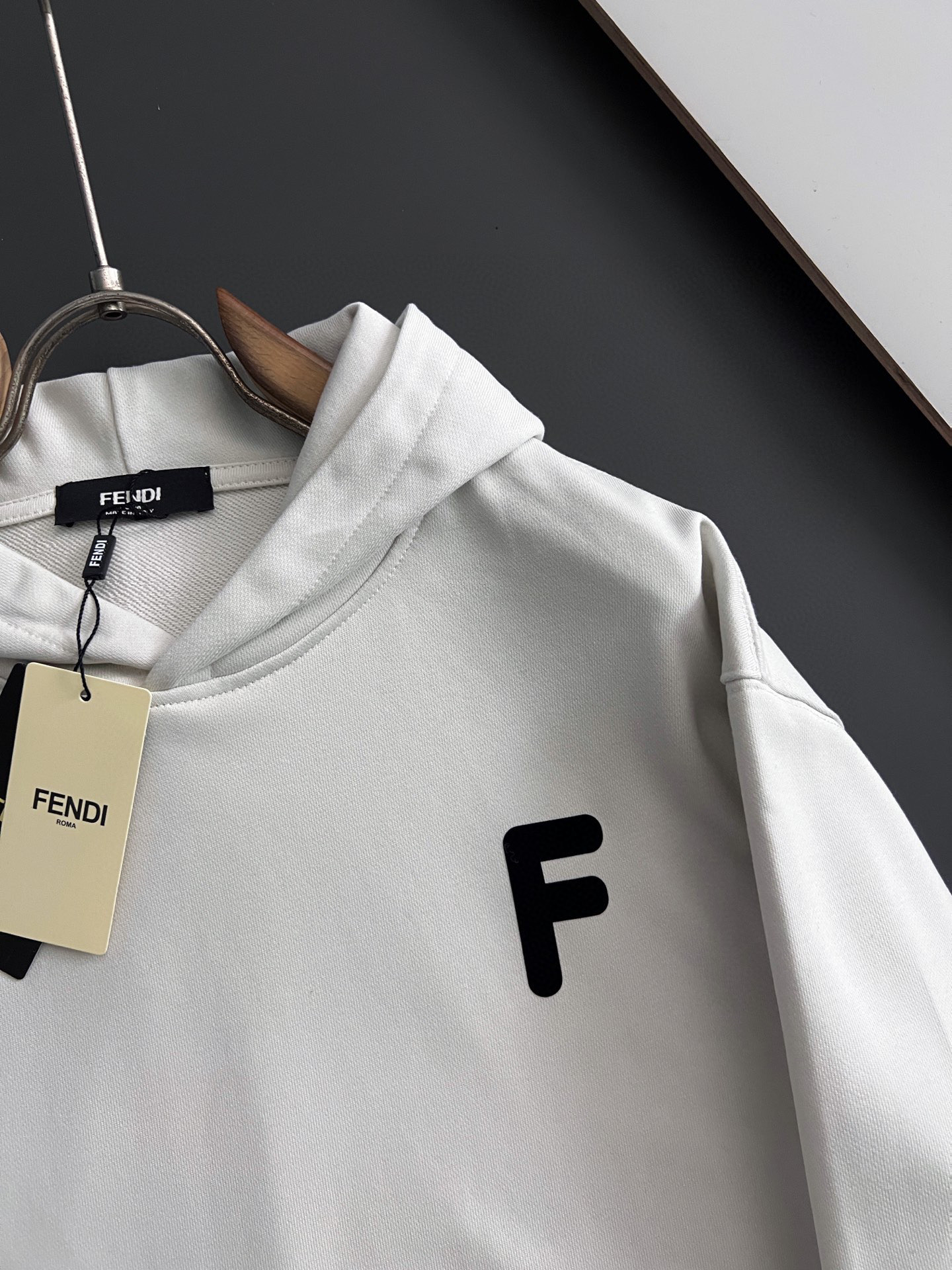 ）白灰色系绝绝子Fend*🌟最高版｜独家 高端定制。 15年专业卫衣，无论是面料上还是版型上都是完美越级
