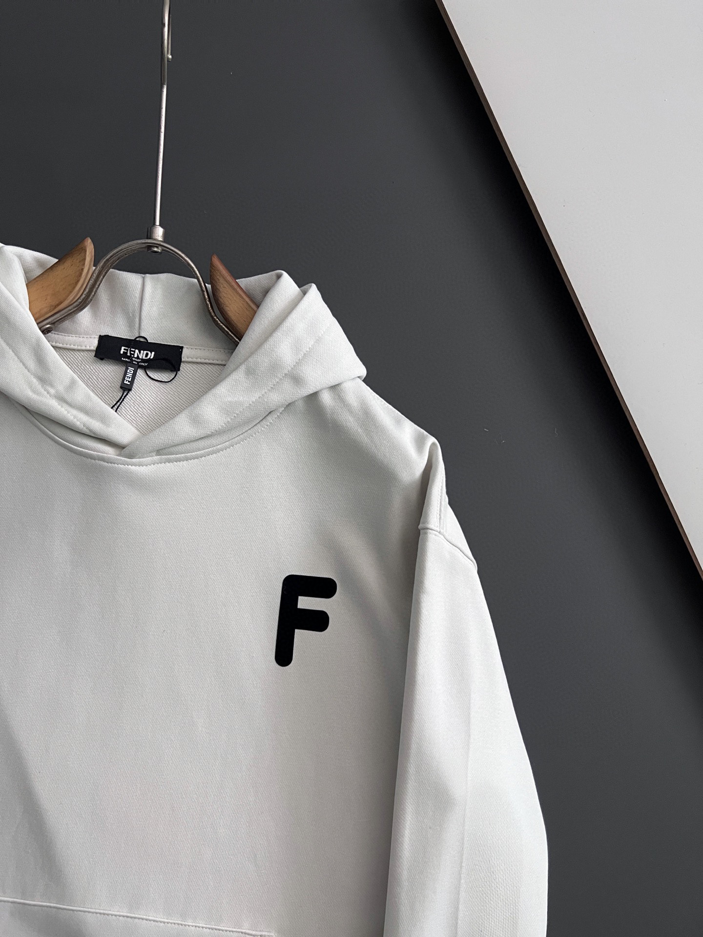 ）白灰色系绝绝子Fend*🌟最高版｜独家 高端定制。 15年专业卫衣，无论是面料上还是版型上都是完美越级