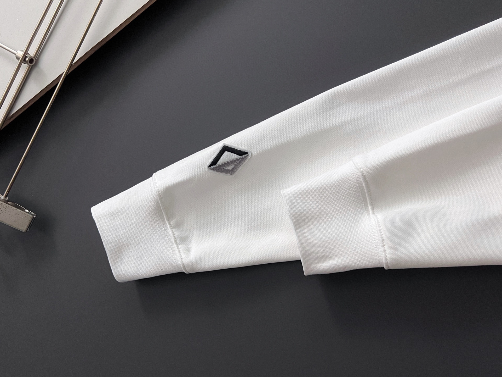 ）CD*🌟最高版｜独家 高端定制。 15年专业卫衣，无论是面料上还是版型上都是完美越级，精美工艺圆领款，