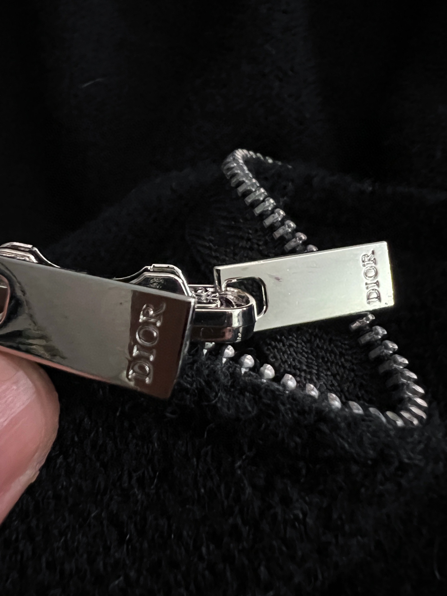 ）CD*2025🌟FW独家爆款秋冬新款厚织毛衣纯色织法工艺设计！面料手感偏厚实，有一定的自重感，柔软绵密