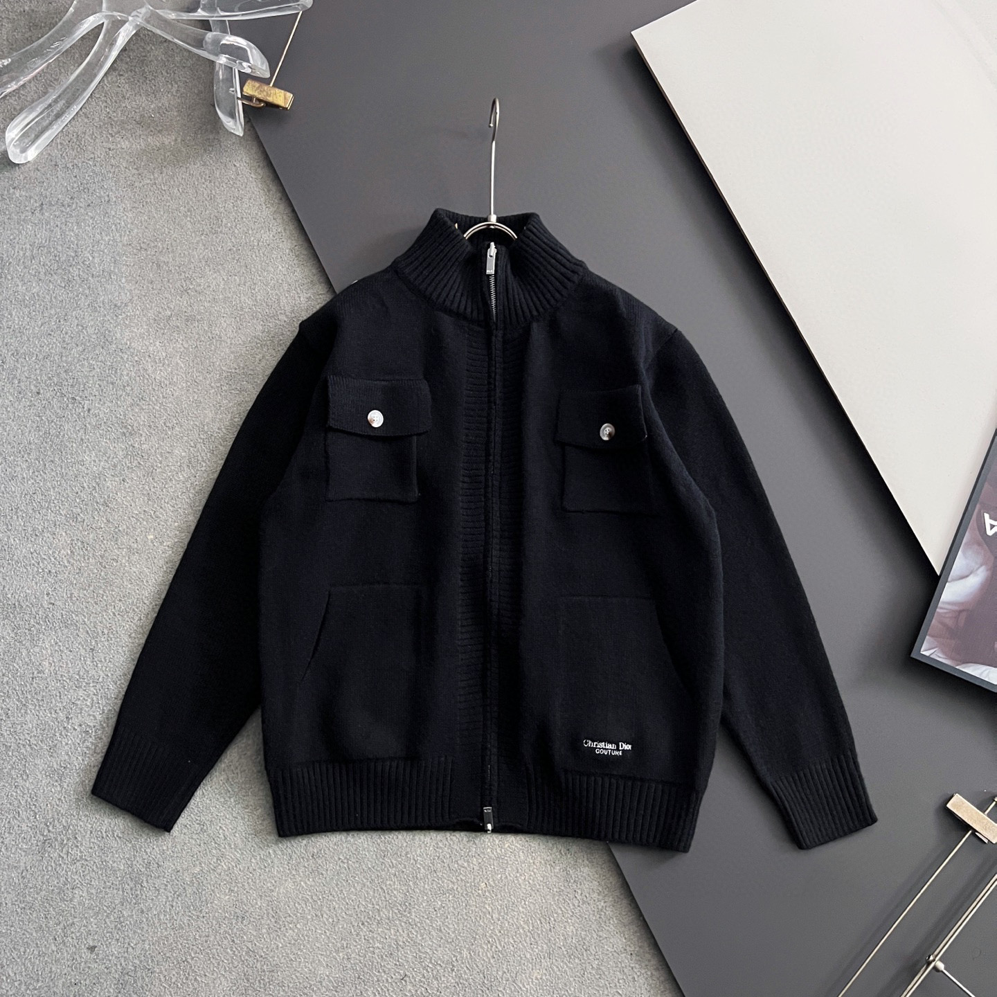 ）CD*2025🌟FW独家爆款秋冬新款厚织毛衣纯色织法工艺设计！面料手感偏厚实，有一定的自重感，柔软绵密