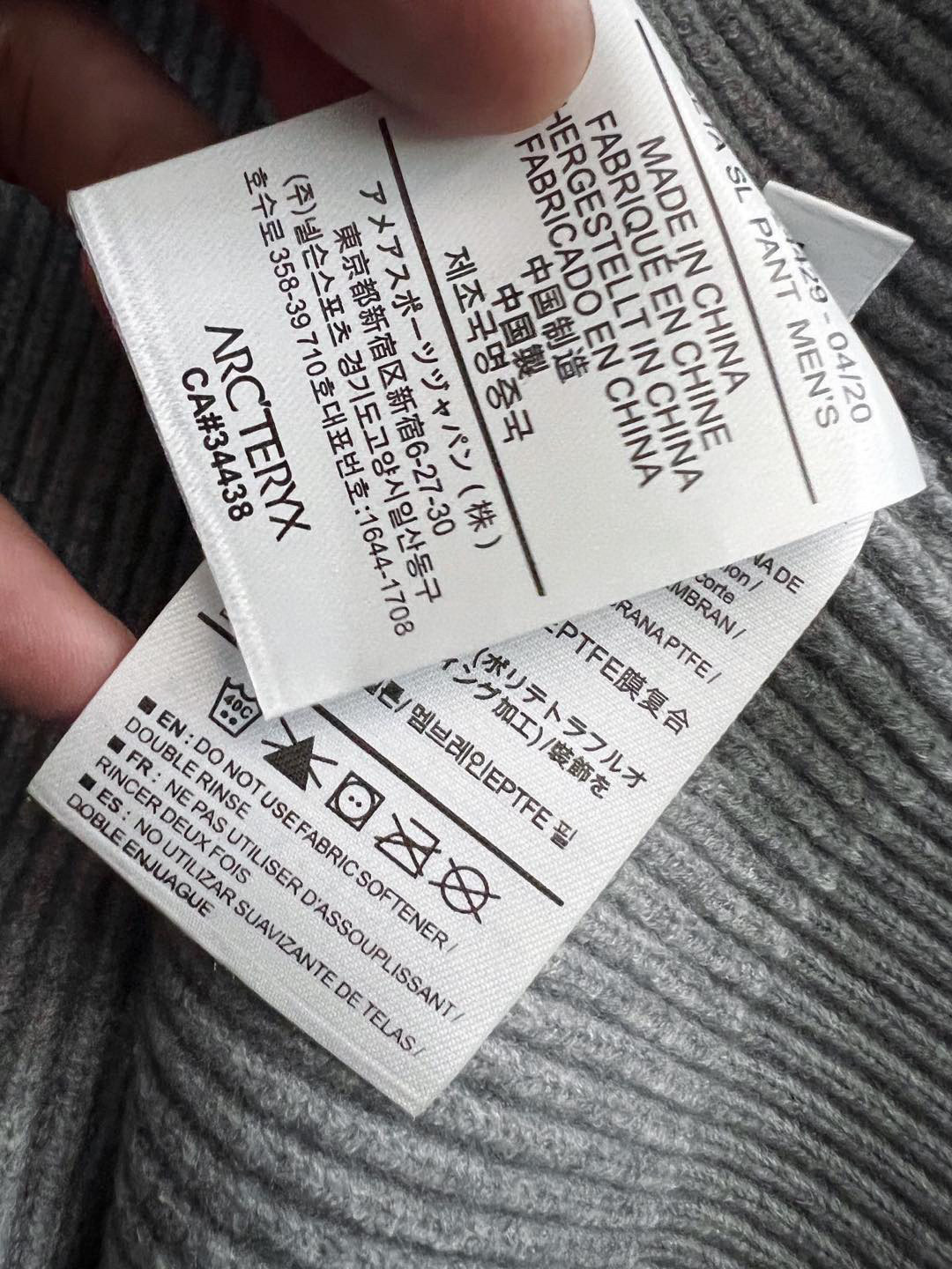 ）始祖🐦🌟，爆款秋冬新款高克重针织羊毛衫，配色标识条纹工艺设计！钩织标识条纹修饰，设计经典配色钩织设计！