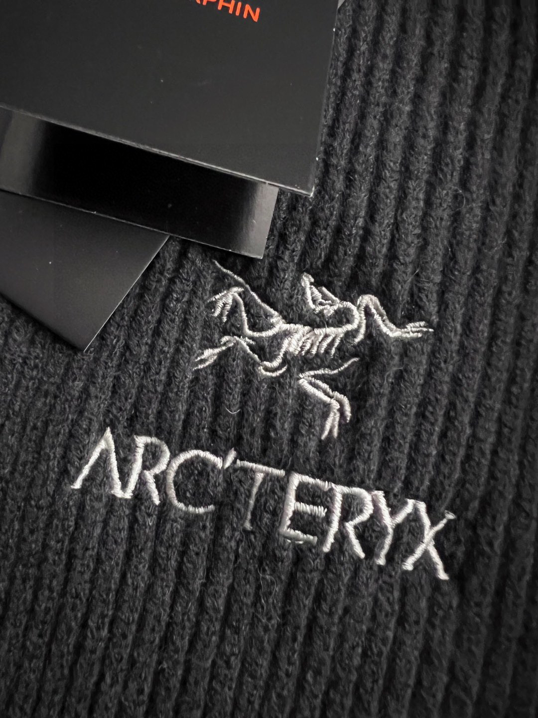 ）始祖🐦🌟，爆款秋冬新款高克重针织羊毛衫，配色标识条纹工艺设计！钩织标识条纹修饰，设计经典配色钩织设计！