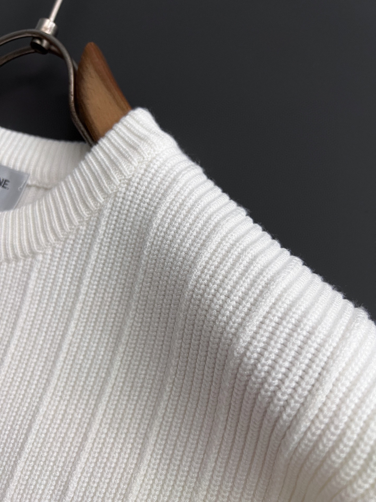 ）TB*最新爆款、25ss最新款秋冬时尚毛衣7针织线、最顶级版黑色华夫格提针织log0纯色专柜款针织线衫