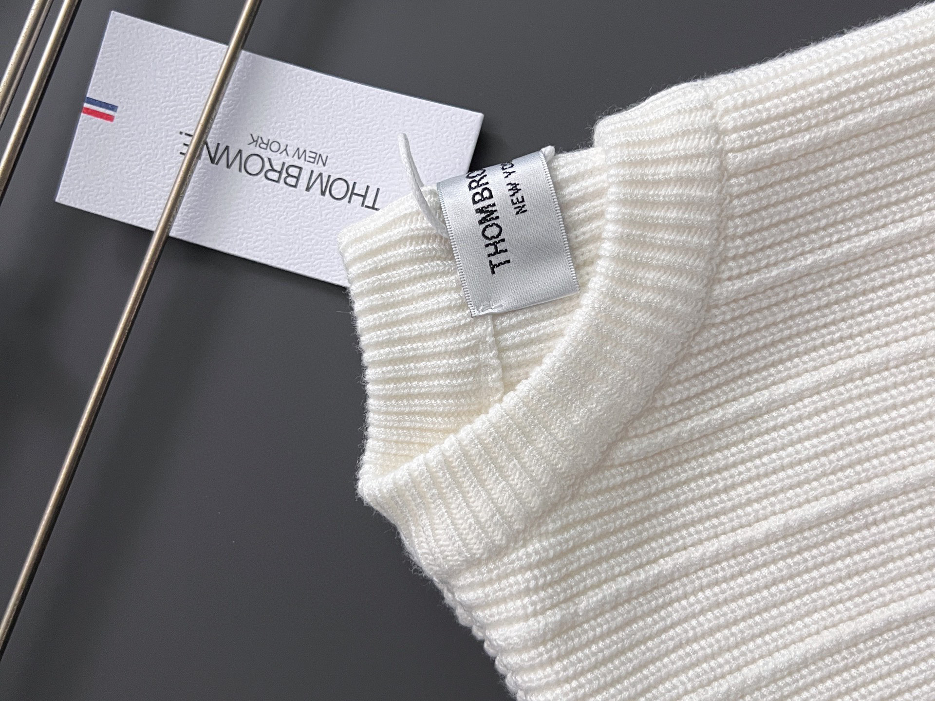 ）TB*最新爆款、25ss最新款秋冬时尚毛衣7针织线、最顶级版黑色华夫格提针织log0纯色专柜款针织线衫