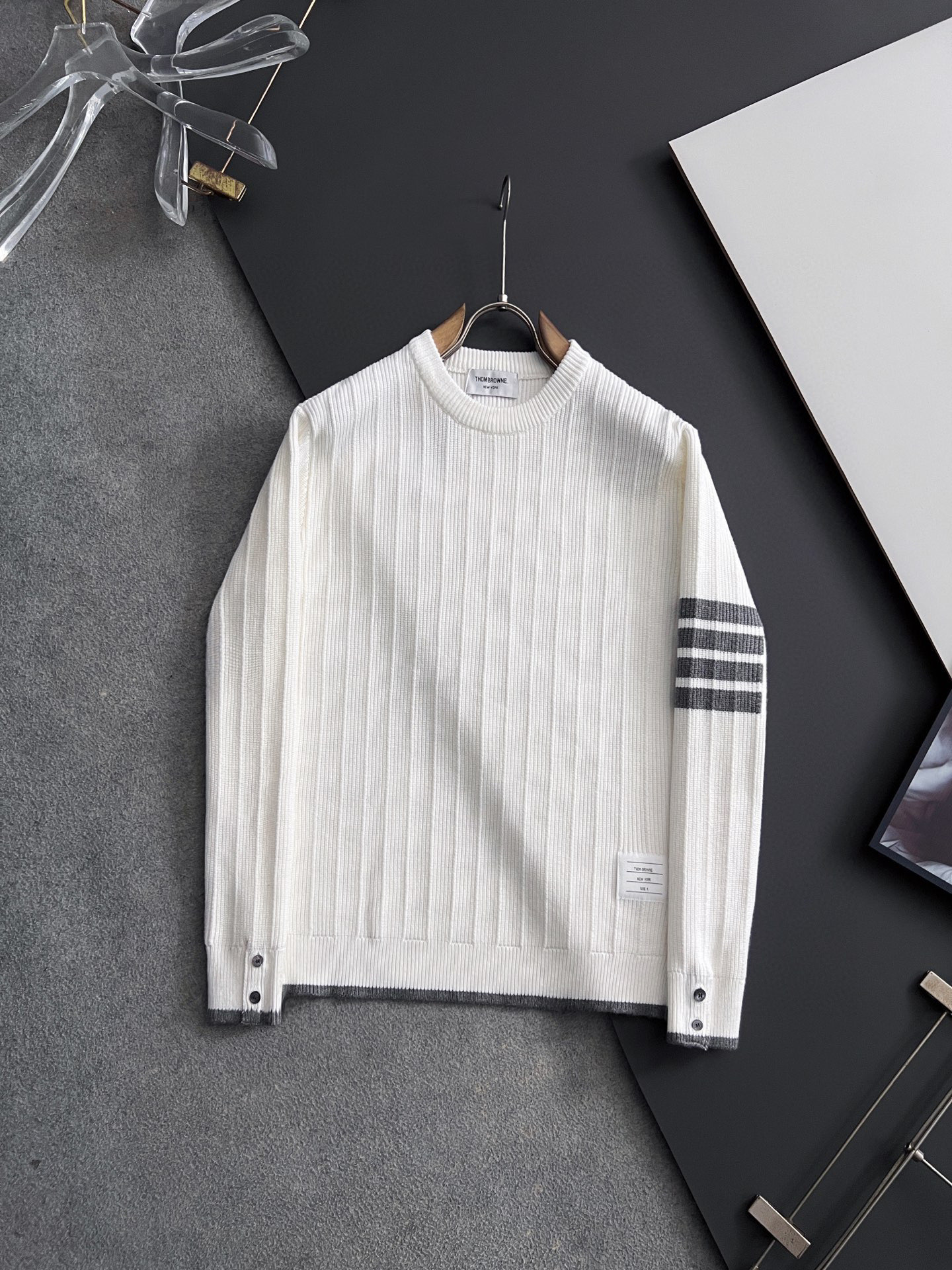 ）TB*最新爆款、25ss最新款秋冬时尚毛衣7针织线、最顶级版黑色华夫格提针织log0纯色专柜款针织线衫