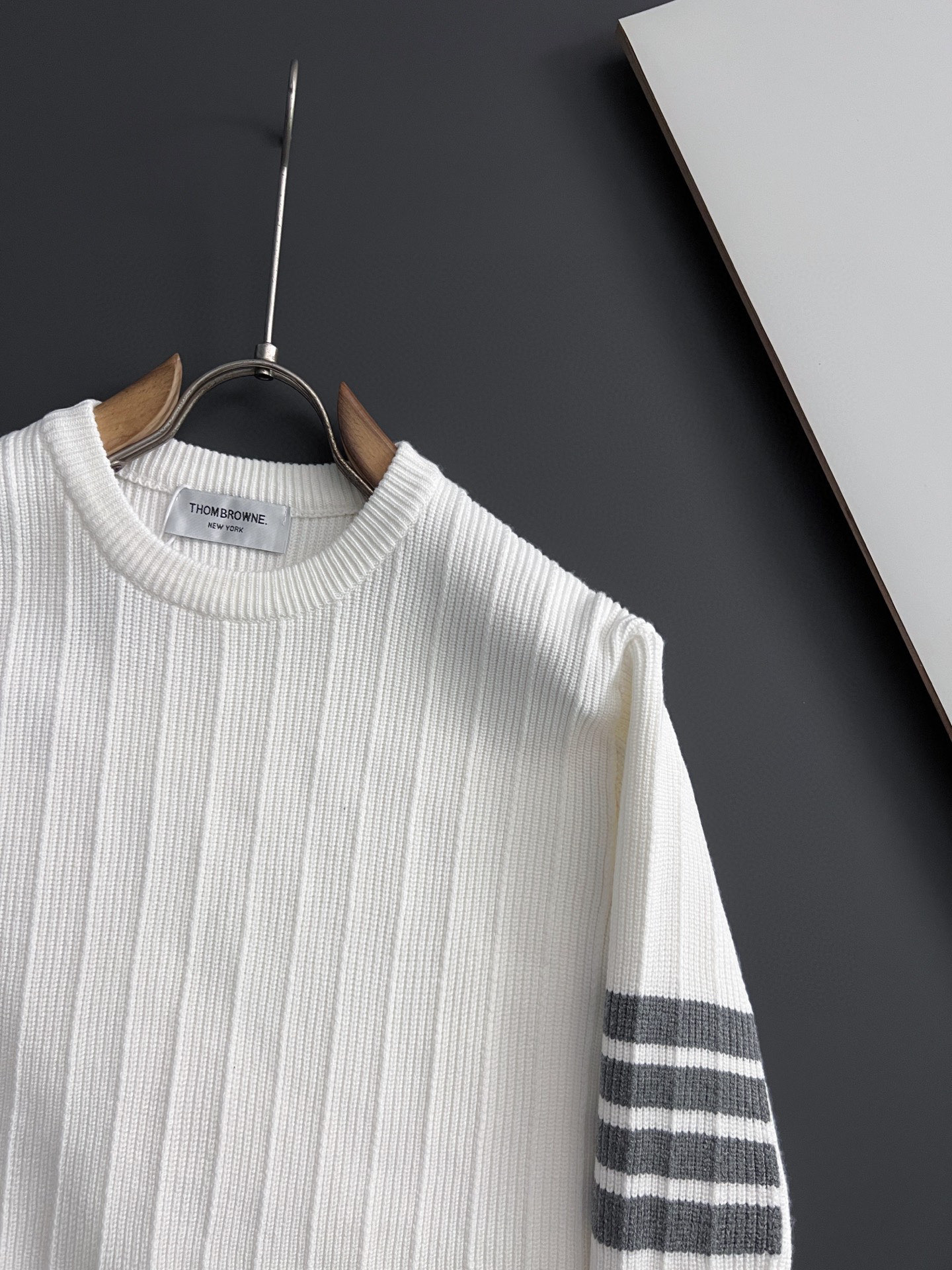 ）TB*最新爆款、25ss最新款秋冬时尚毛衣7针织线、最顶级版黑色华夫格提针织log0纯色专柜款针织线衫