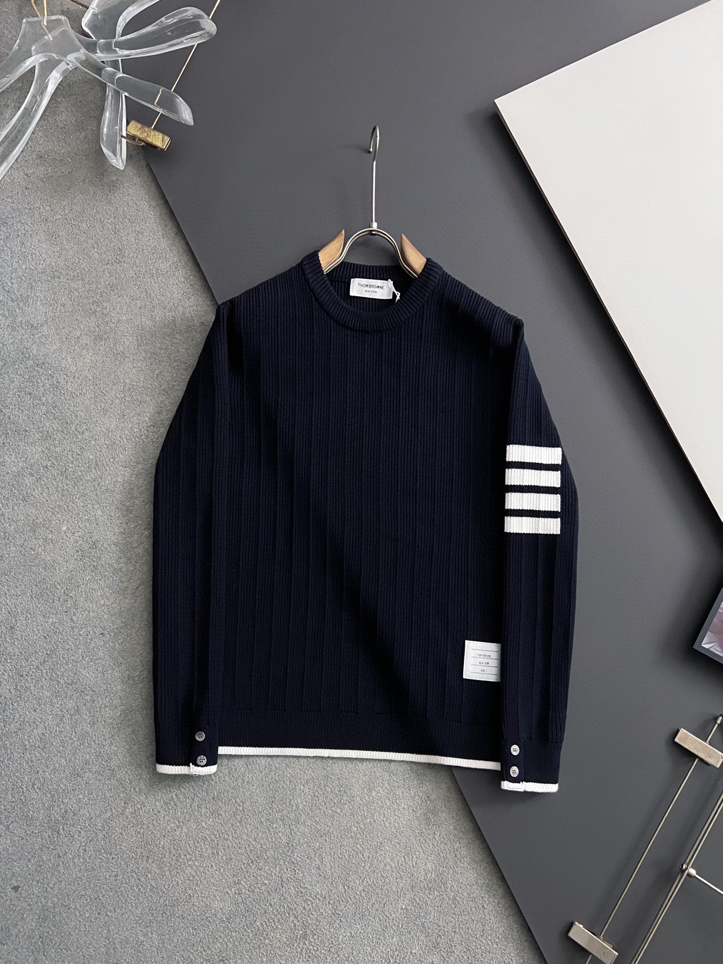 ）TB*最新爆款、25ss最新款秋冬时尚毛衣7针织线、最顶级版黑色华夫格提针织log0纯色专柜款针织线衫