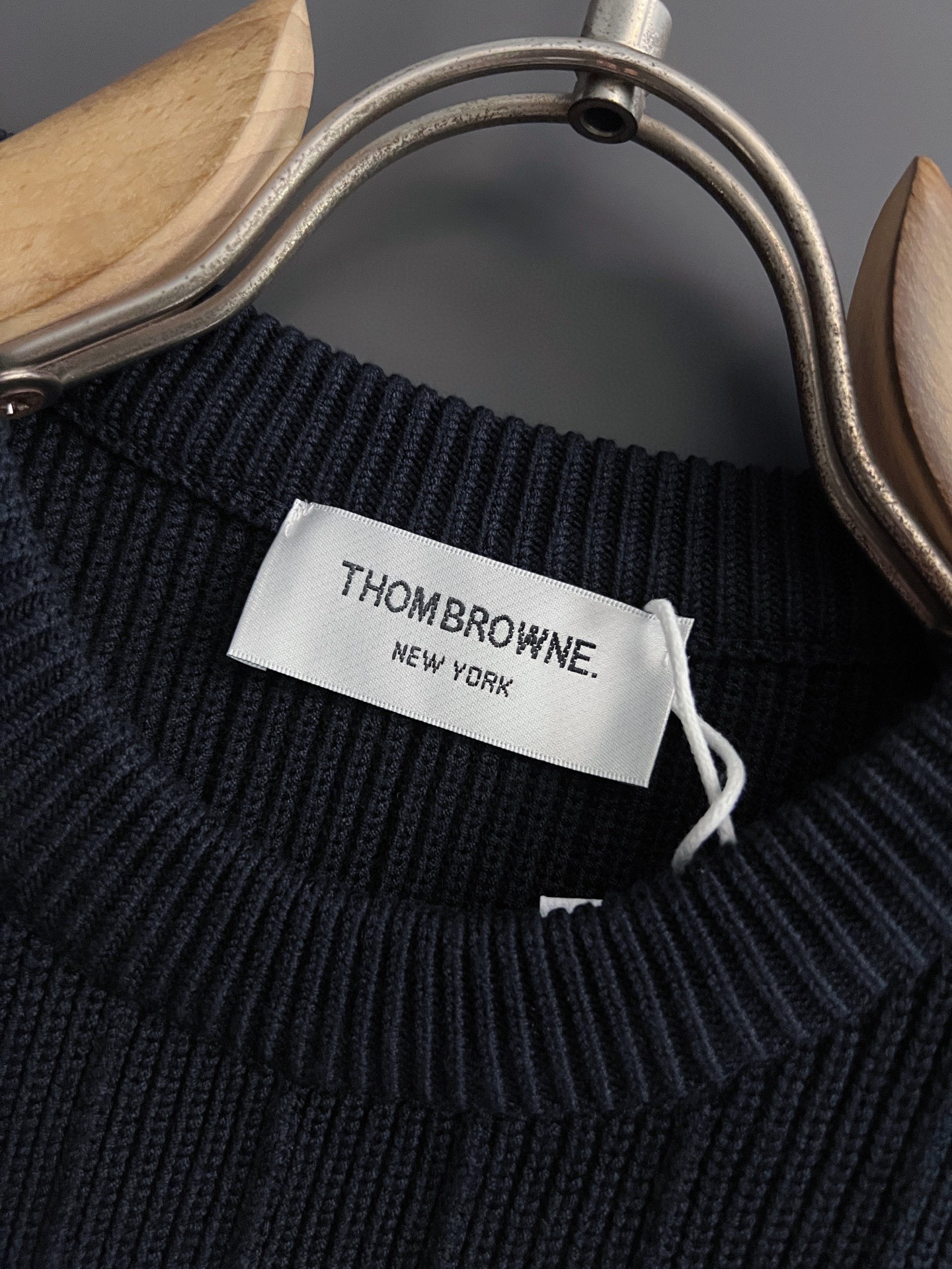 ）TB*最新爆款、25ss最新款秋冬时尚毛衣7针织线、最顶级版黑色华夫格提针织log0纯色专柜款针织线衫