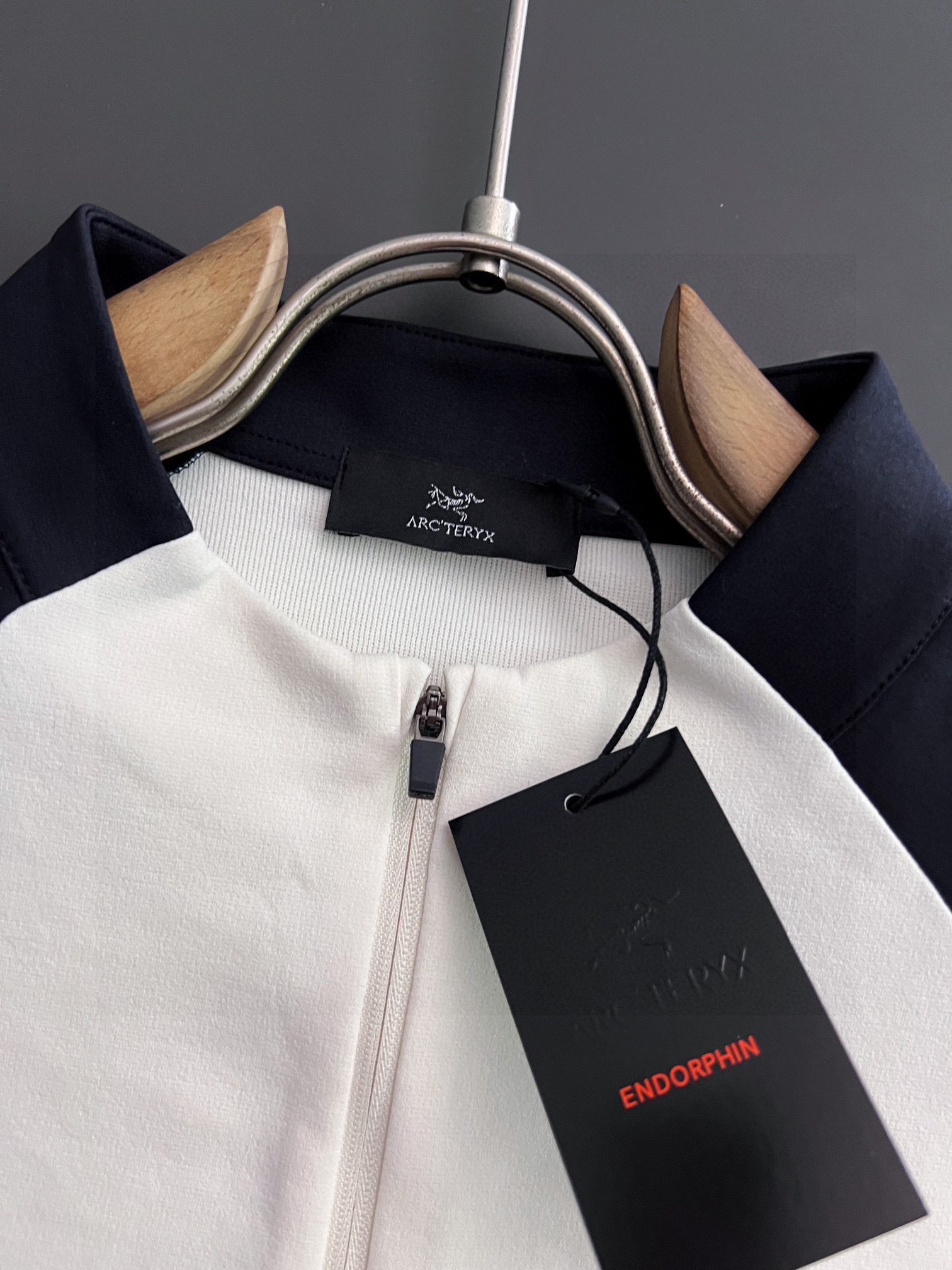 ）始祖🐦！秋冬限定百搭王｜进口麻桑棉独家定制。 精美刺绣工艺半拉链，柔软贴身科技面料，定制原版螺纹，档次