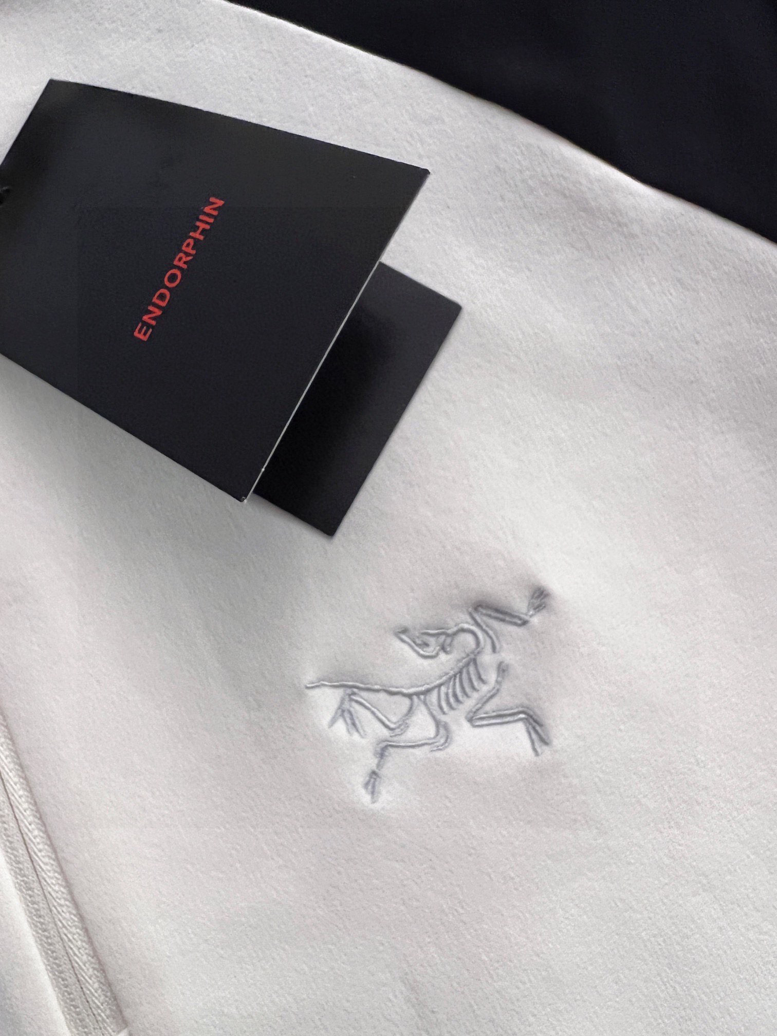 ）始祖🐦！秋冬限定百搭王｜进口麻桑棉独家定制。 精美刺绣工艺半拉链，柔软贴身科技面料，定制原版螺纹，档次