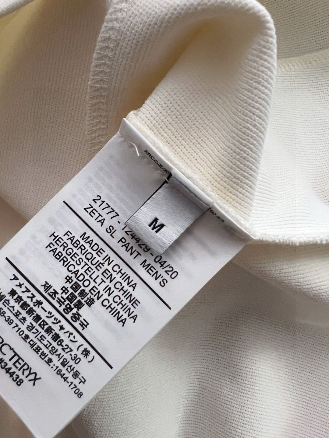 ）始祖🐦！秋冬限定百搭王｜进口麻桑棉独家定制。 精美刺绣工艺半拉链，柔软贴身科技面料，定制原版螺纹，档次