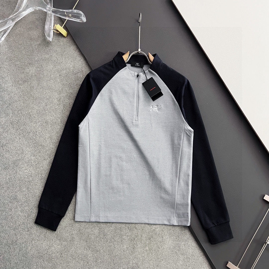 ）始祖🐦！秋冬限定百搭王｜进口麻桑棉独家定制。 精美刺绣工艺半拉链，柔软贴身科技面料，定制原版螺纹，档次
