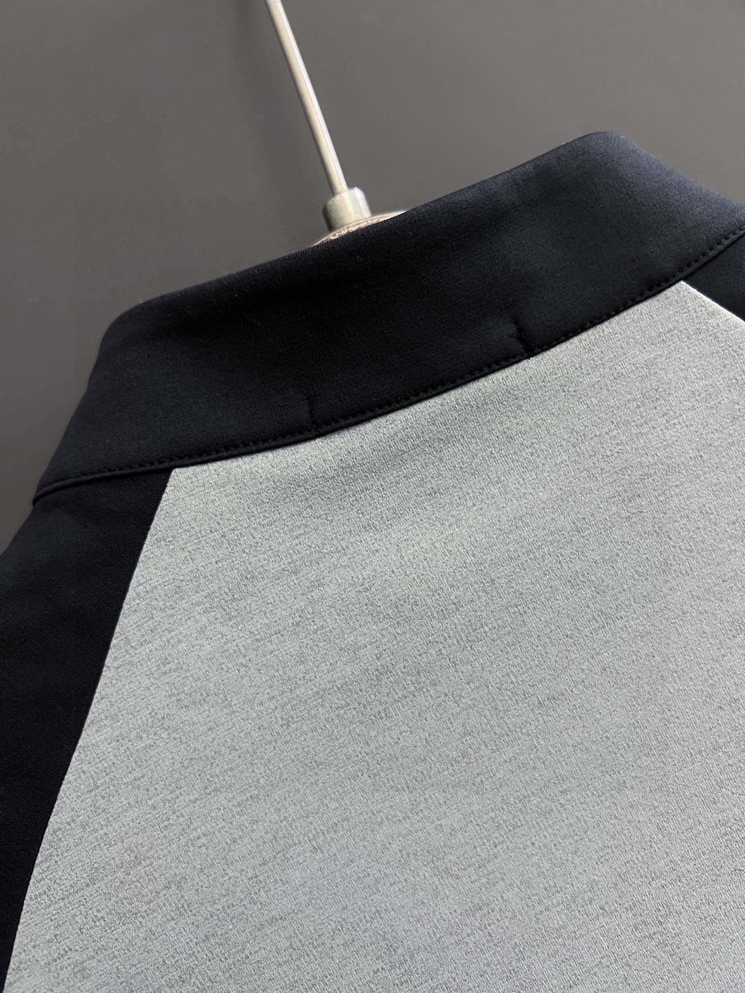 ）始祖🐦！秋冬限定百搭王｜进口麻桑棉独家定制。 精美刺绣工艺半拉链，柔软贴身科技面料，定制原版螺纹，档次