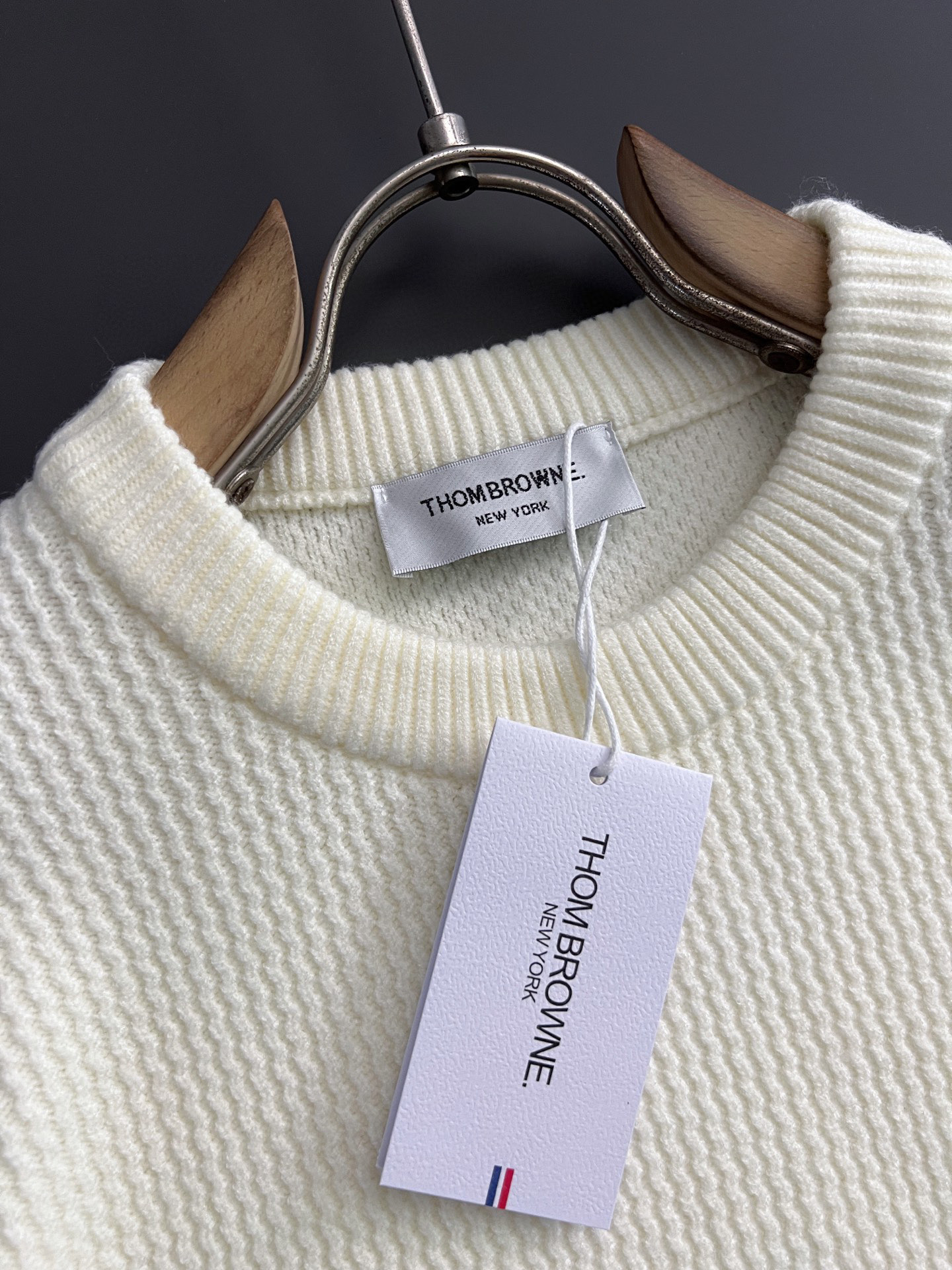 ）TB*、25ss最新款秋冬时尚毛衣7针织线、最顶级版黑色华夫格提针织log0纯色专柜款针织线衫圆领套头