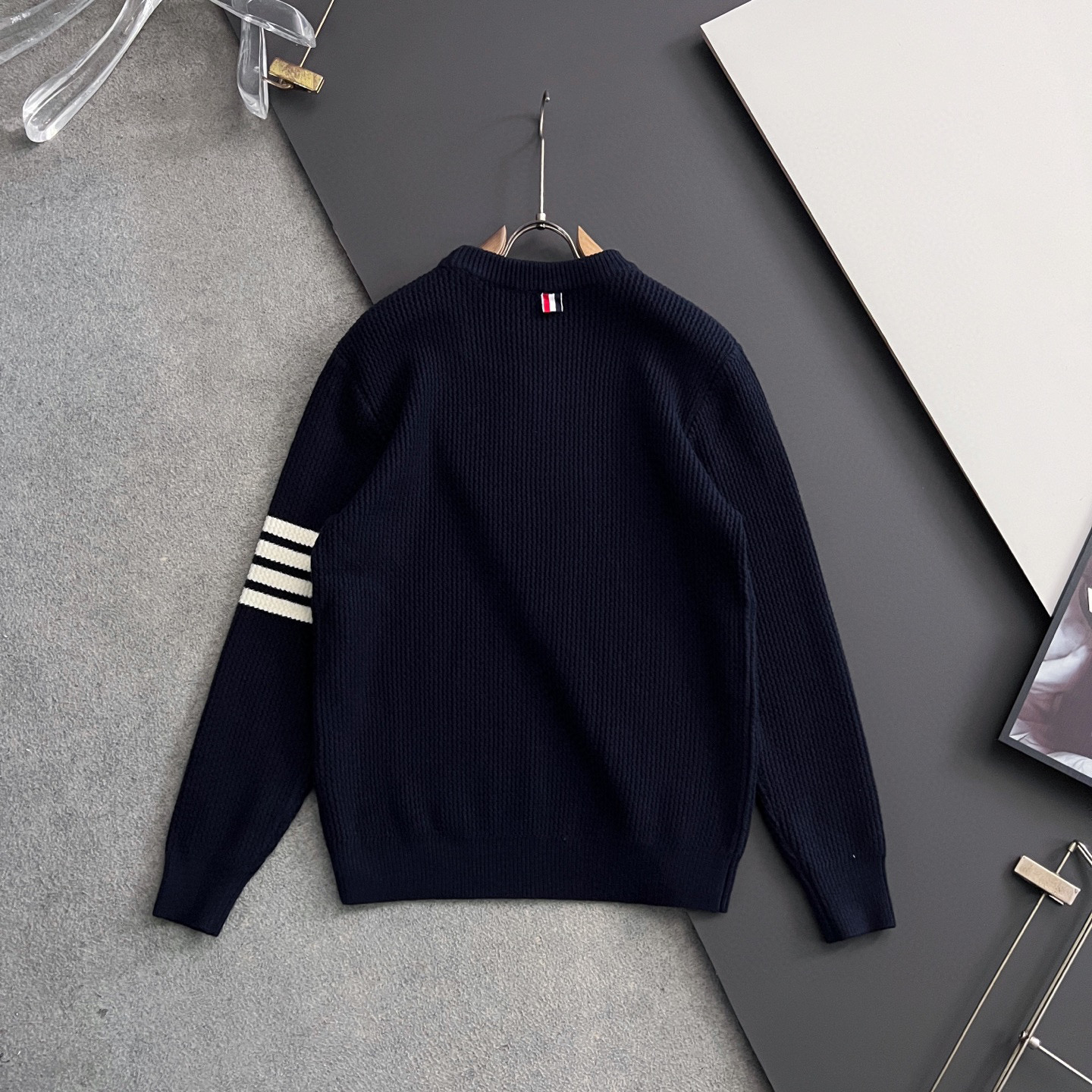 ）TB*、25ss最新款秋冬时尚毛衣7针织线、最顶级版黑色华夫格提针织log0纯色专柜款针织线衫圆领套头