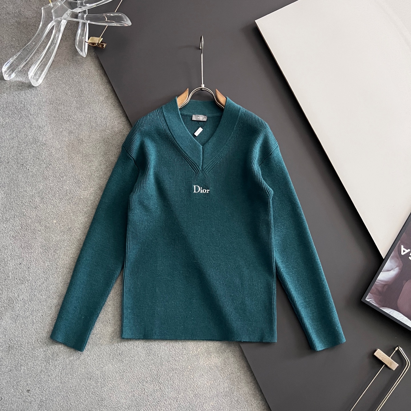 ）CD🌟秋冬新款男女同款高克重针织羊毛开衫，配色标识条纹工艺设计！钩织标识条纹修饰，设计经典配色钩织设计