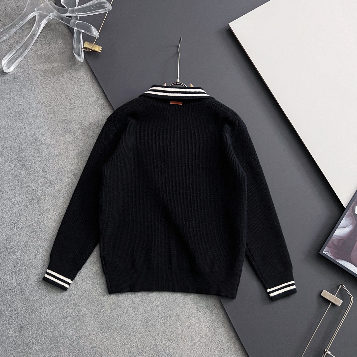 ）Zegn*、25ss最新款杰尼吖秋冬时尚毛衣7针织线、最顶级版黑色华夫格提针织log0纯色专柜款针织线