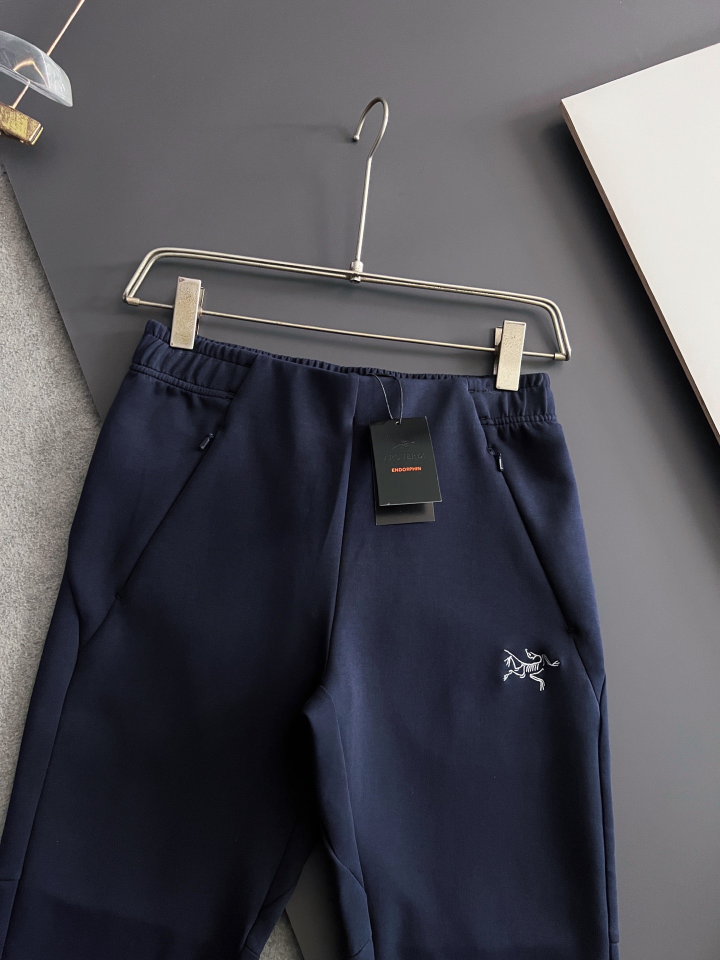 ） 始祖🐦ARC🌟2026Ss最新款男士轻商务工装软壳休闲裤.....……标志性的鸟家LOGO刺绣 休闲