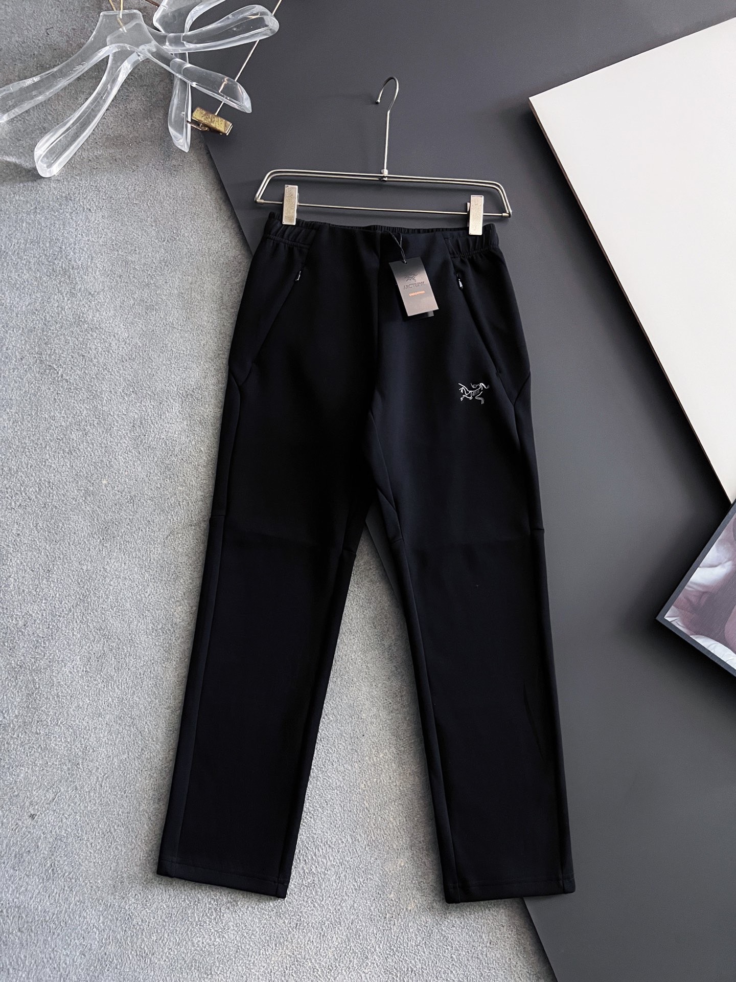 ） 始祖🐦ARC🌟2026Ss最新款男士轻商务工装软壳休闲裤.....……标志性的鸟家LOGO刺绣 休闲