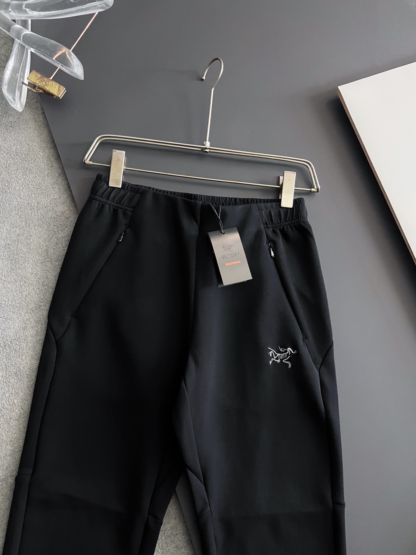 ） 始祖🐦ARC🌟2026Ss最新款男士轻商务工装软壳休闲裤.....……标志性的鸟家LOGO刺绣 休闲