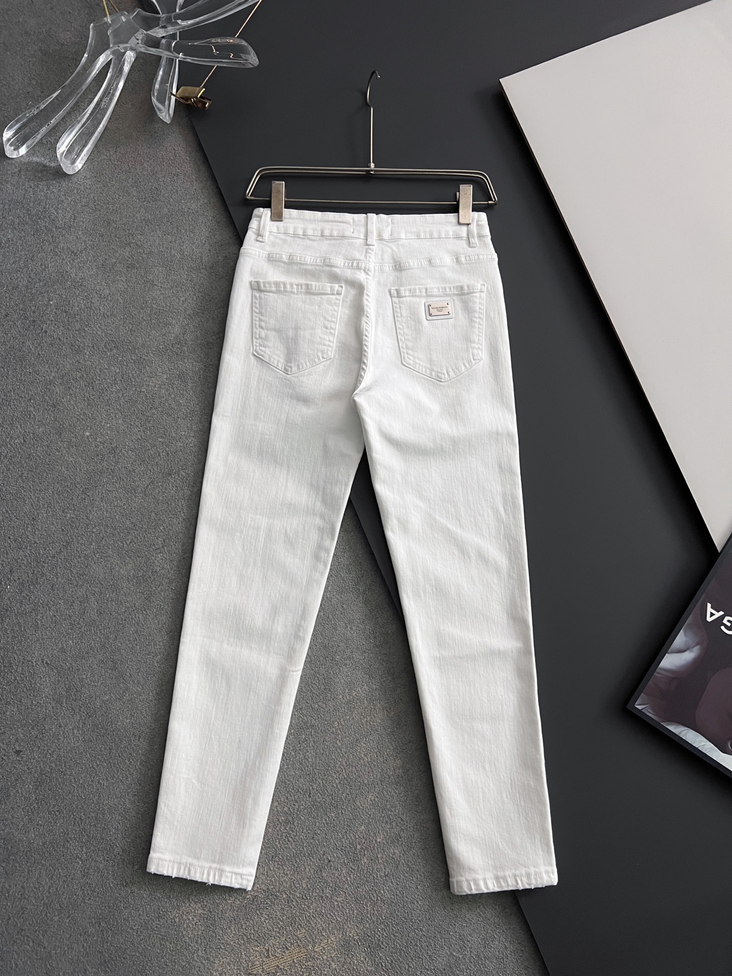 ）DG* 新季爆款品质感处理完美经典休闲弹力牛仔裤 低调奢华感、订制皮牌+五金配件 专柜年年热销经典爆款