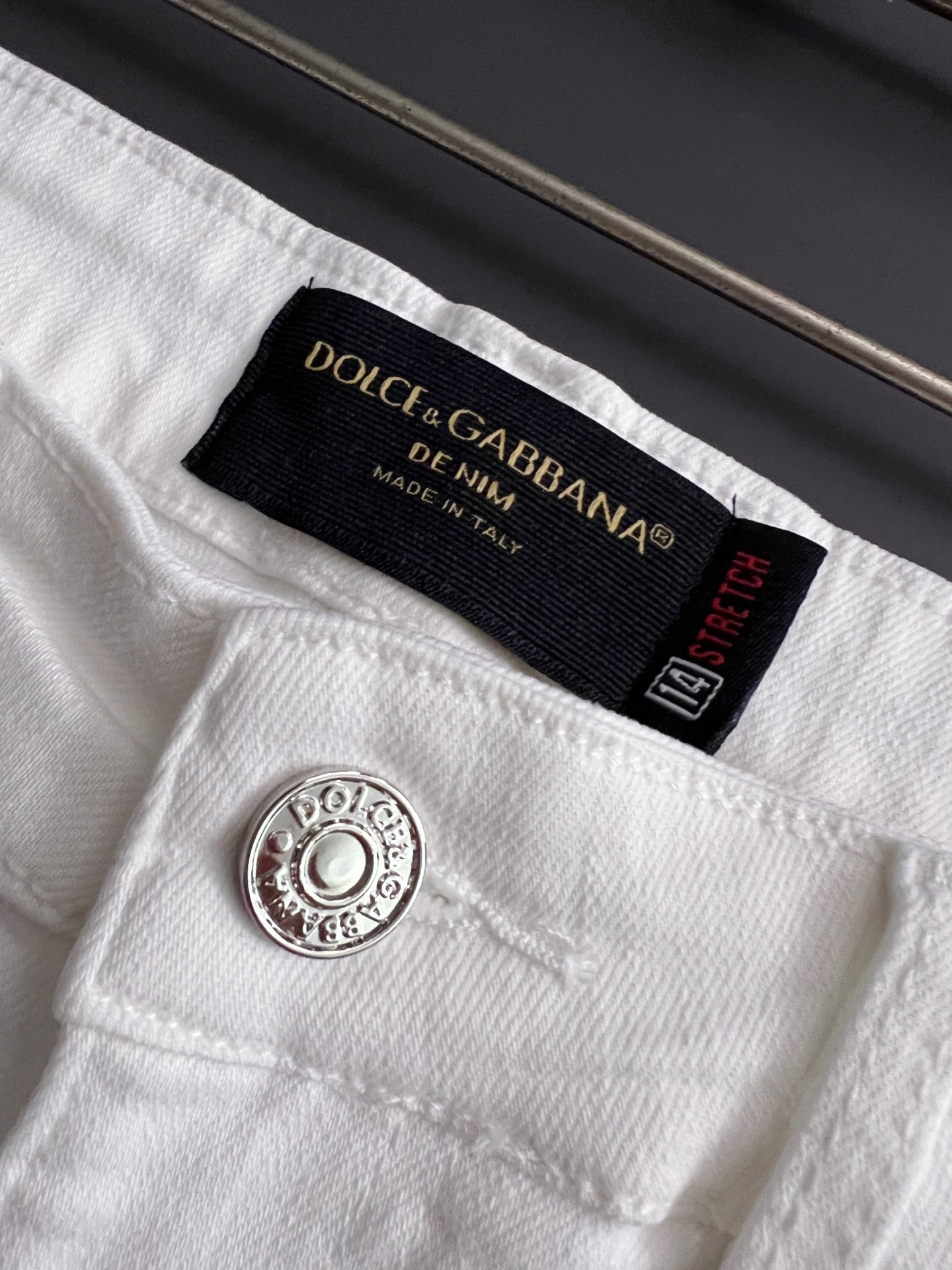 ）DG* 新季爆款品质感处理完美经典休闲弹力牛仔裤 低调奢华感、订制皮牌+五金配件 专柜年年热销经典爆款