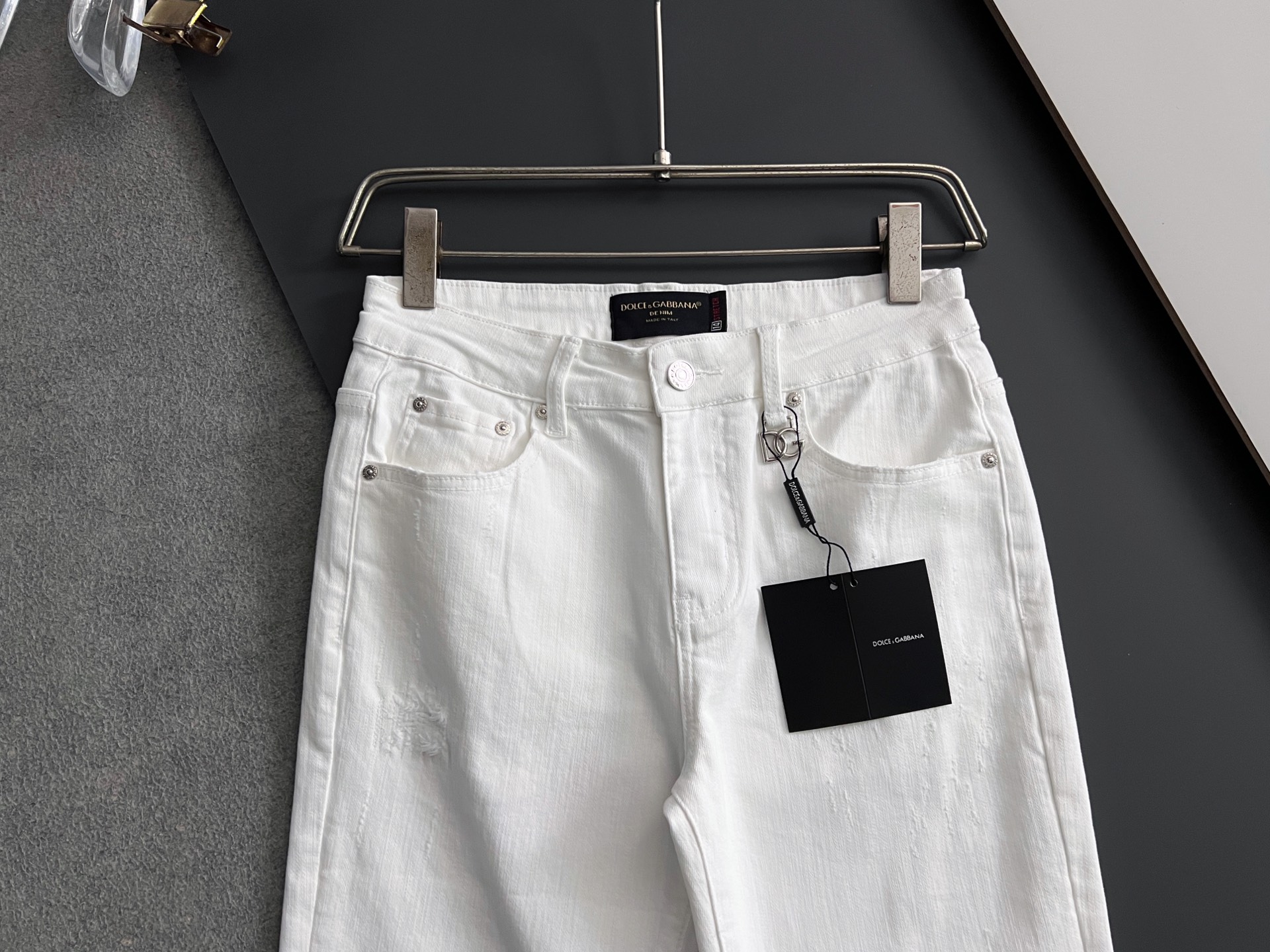 ）DG* 新季爆款品质感处理完美经典休闲弹力牛仔裤 低调奢华感、订制皮牌+五金配件 专柜年年热销经典爆款