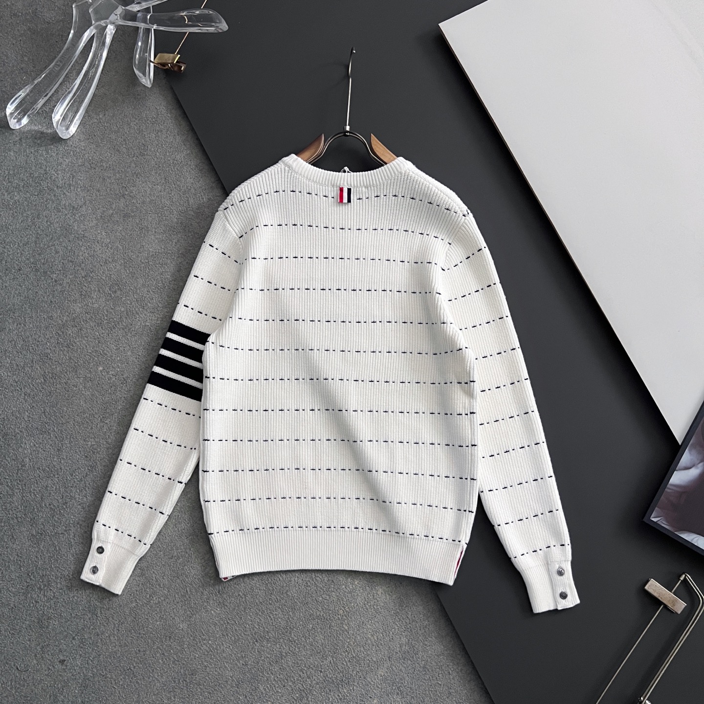 ）TB*最新爆款、25ss最新款秋冬时尚毛衣7针织线、最顶级版黑色华夫格提针织log0纯色专柜款针织线衫