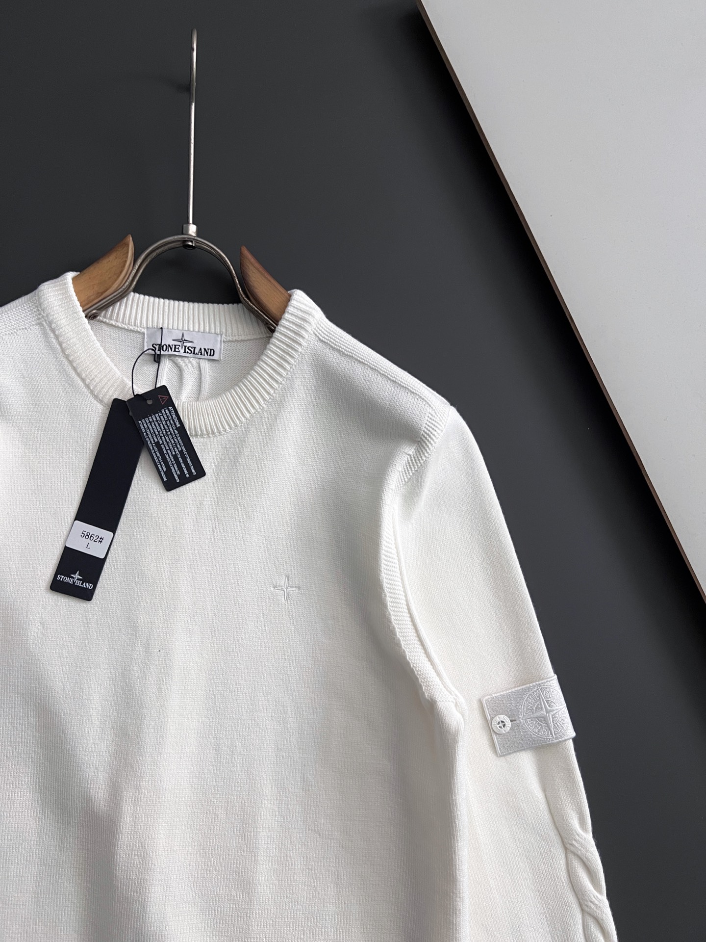 ）ST石头岛*最新爆款、25ss最新款秋冬时尚毛衣7针织线、最顶级版黑色华夫格提针织log0纯色专柜款针