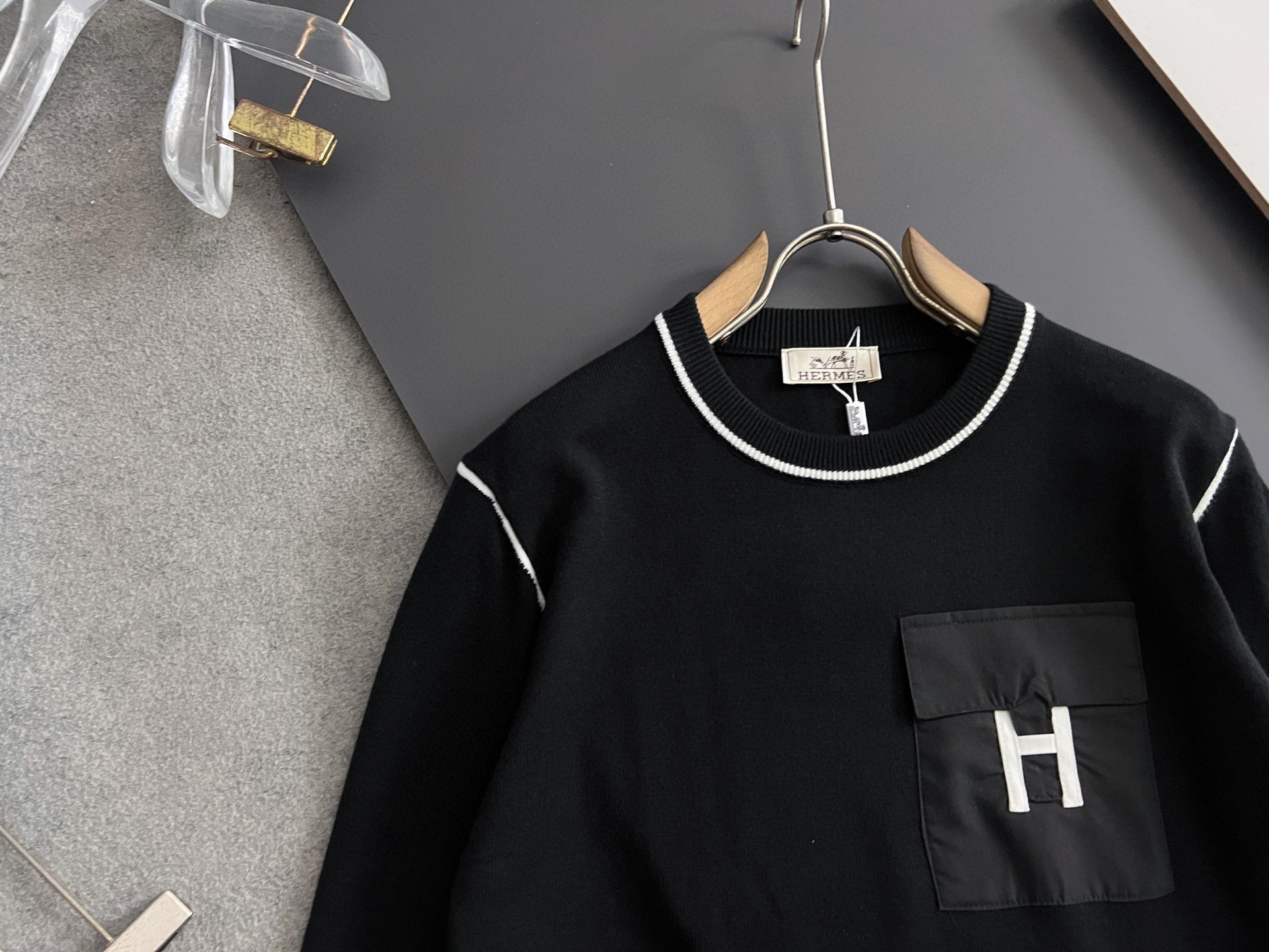 ）Her*·2025款毛衣，秋冬最新款！高品质意大利进口面料，高密度针织，百搭毛衣，内搭衬衫都帅气十足！