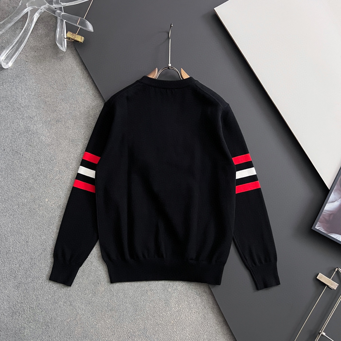 ）Gucc*·2025款毛衣，秋冬最新款！高品质意大利进口面料，高密度针织，百搭毛衣，内搭衬衫都帅气十足