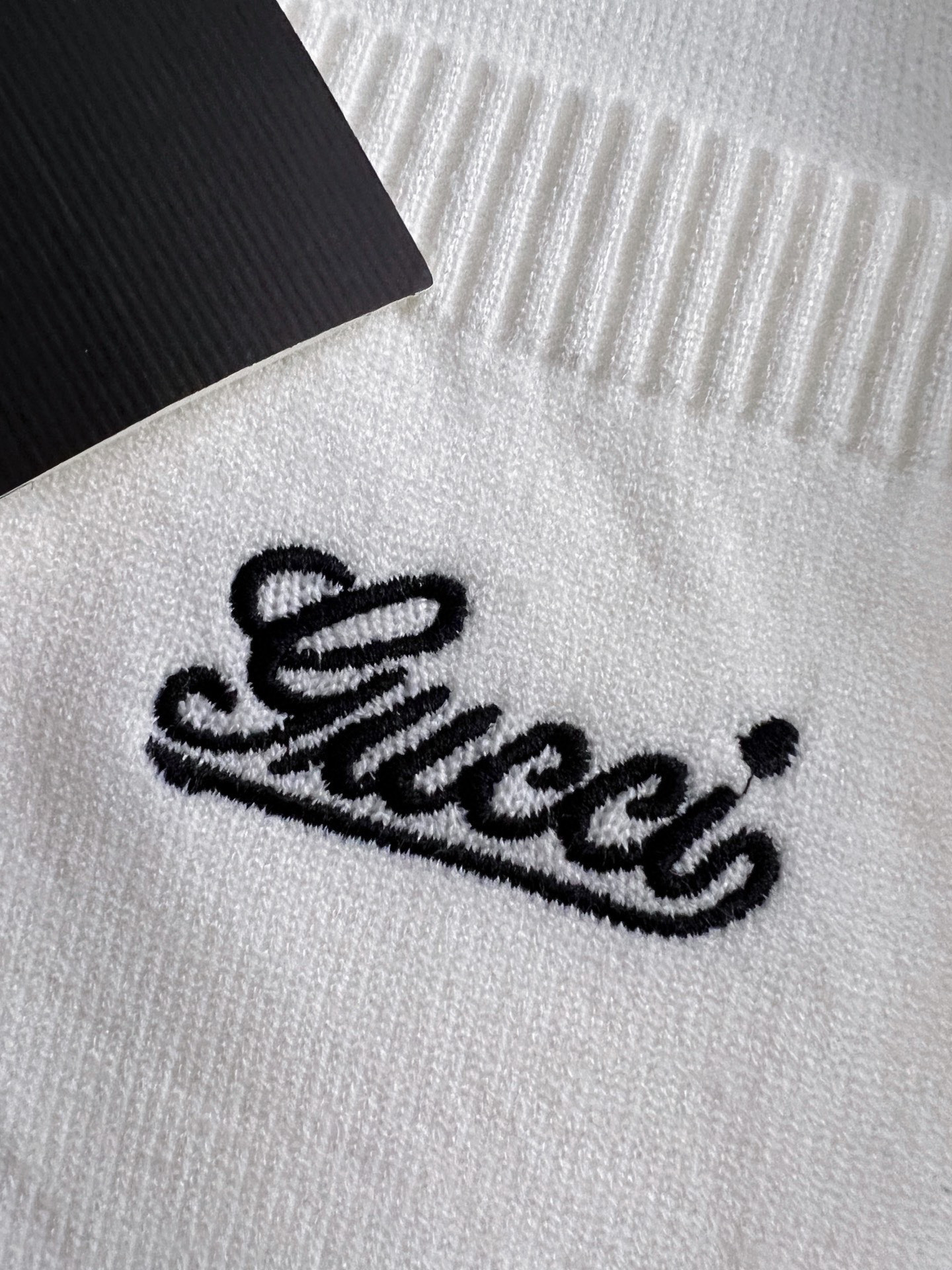 ）Gucc*·2025款毛衣，秋冬最新款！高品质意大利进口面料，高密度针织，百搭毛衣，内搭衬衫都帅气十足