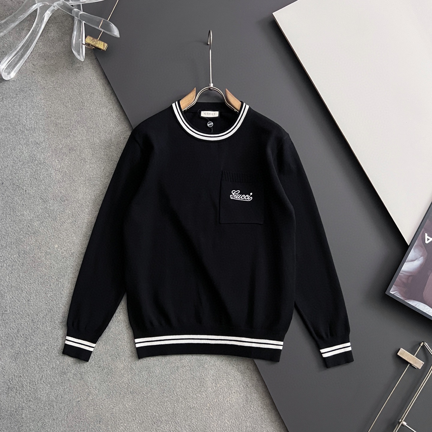 ）Gucc*·2025款毛衣，秋冬最新款！高品质意大利进口面料，高密度针织，百搭毛衣，内搭衬衫都帅气十足