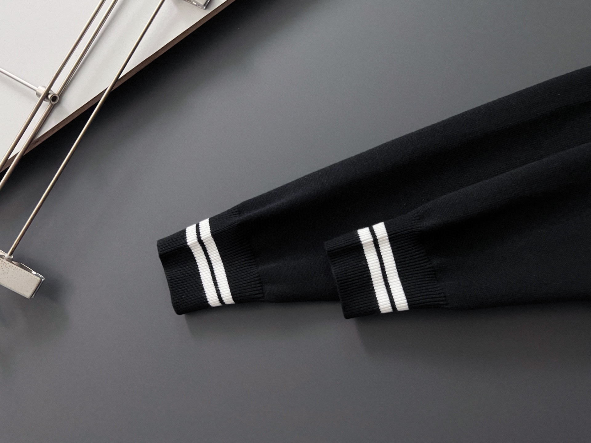 ）Gucc*·2025款毛衣，秋冬最新款！高品质意大利进口面料，高密度针织，百搭毛衣，内搭衬衫都帅气十足