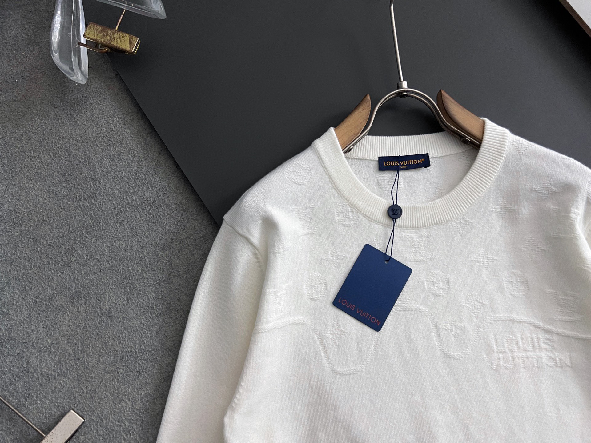 ）1V*·2025款毛衣，秋冬最新款！高品质意大利进口面料，高密度针织，百搭毛衣，内搭衬衫都帅气十足！L