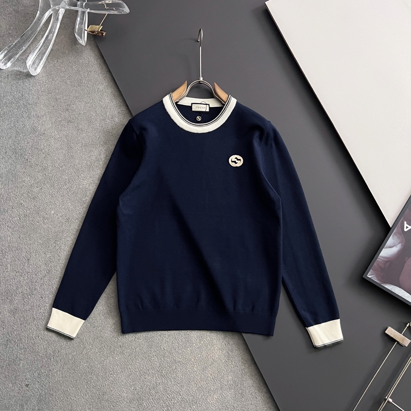 ）Gucc*·2025款毛衣，秋冬最新款！高品质意大利进口面料，高密度针织，百搭毛衣，内搭衬衫都帅气十足