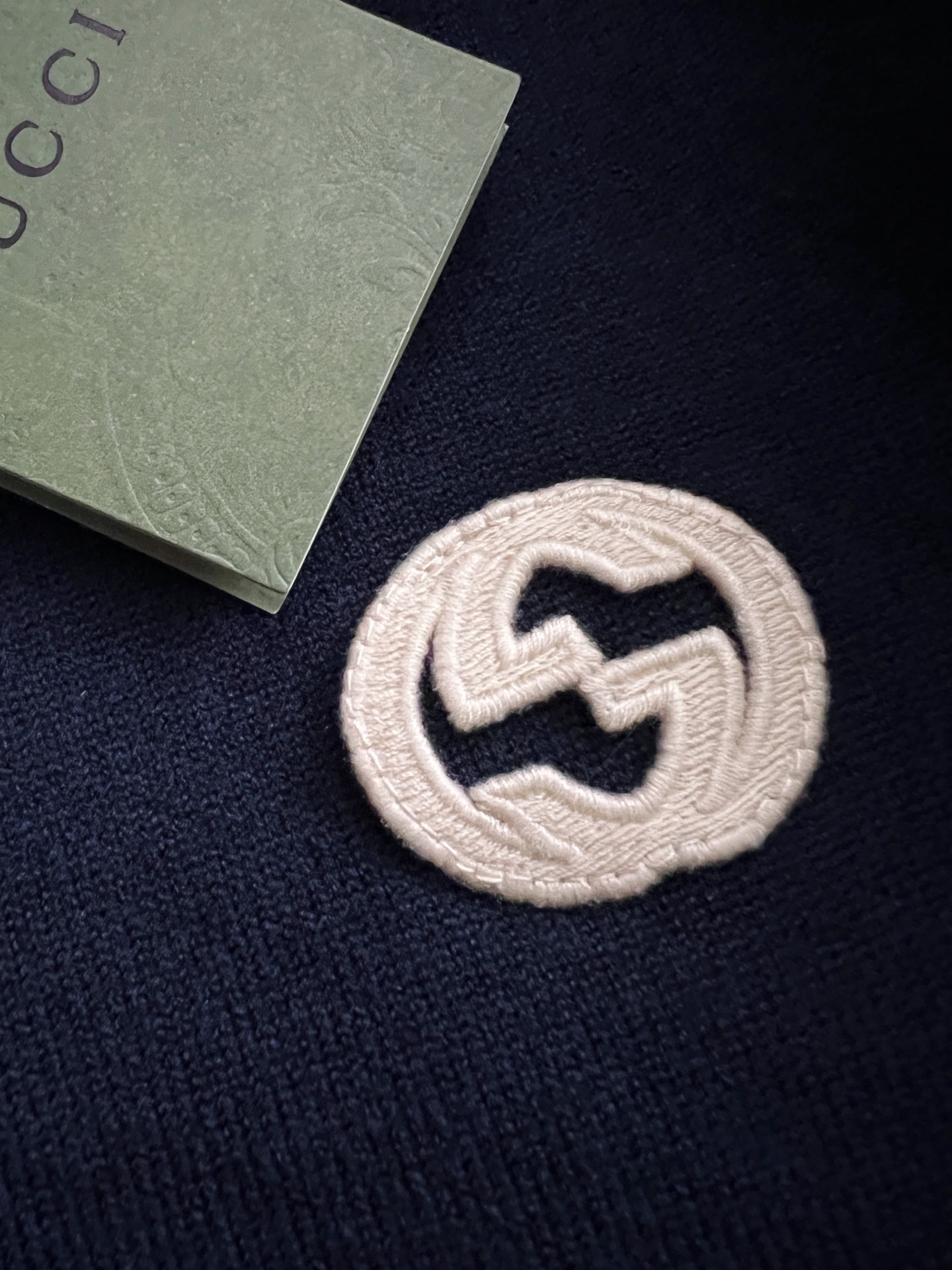 ）Gucc*·2025款毛衣，秋冬最新款！高品质意大利进口面料，高密度针织，百搭毛衣，内搭衬衫都帅气十足