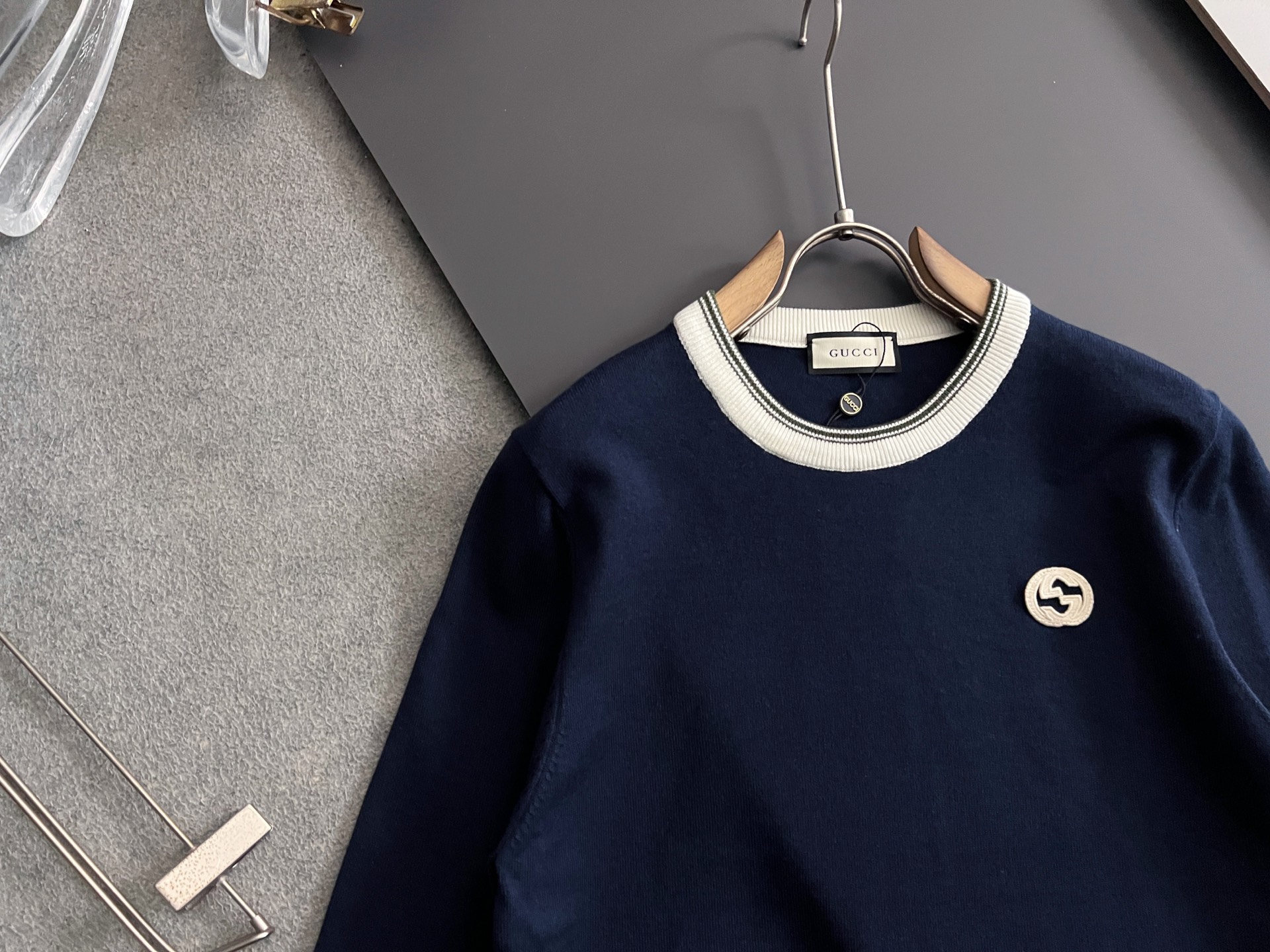 ）Gucc*·2025款毛衣，秋冬最新款！高品质意大利进口面料，高密度针织，百搭毛衣，内搭衬衫都帅气十足