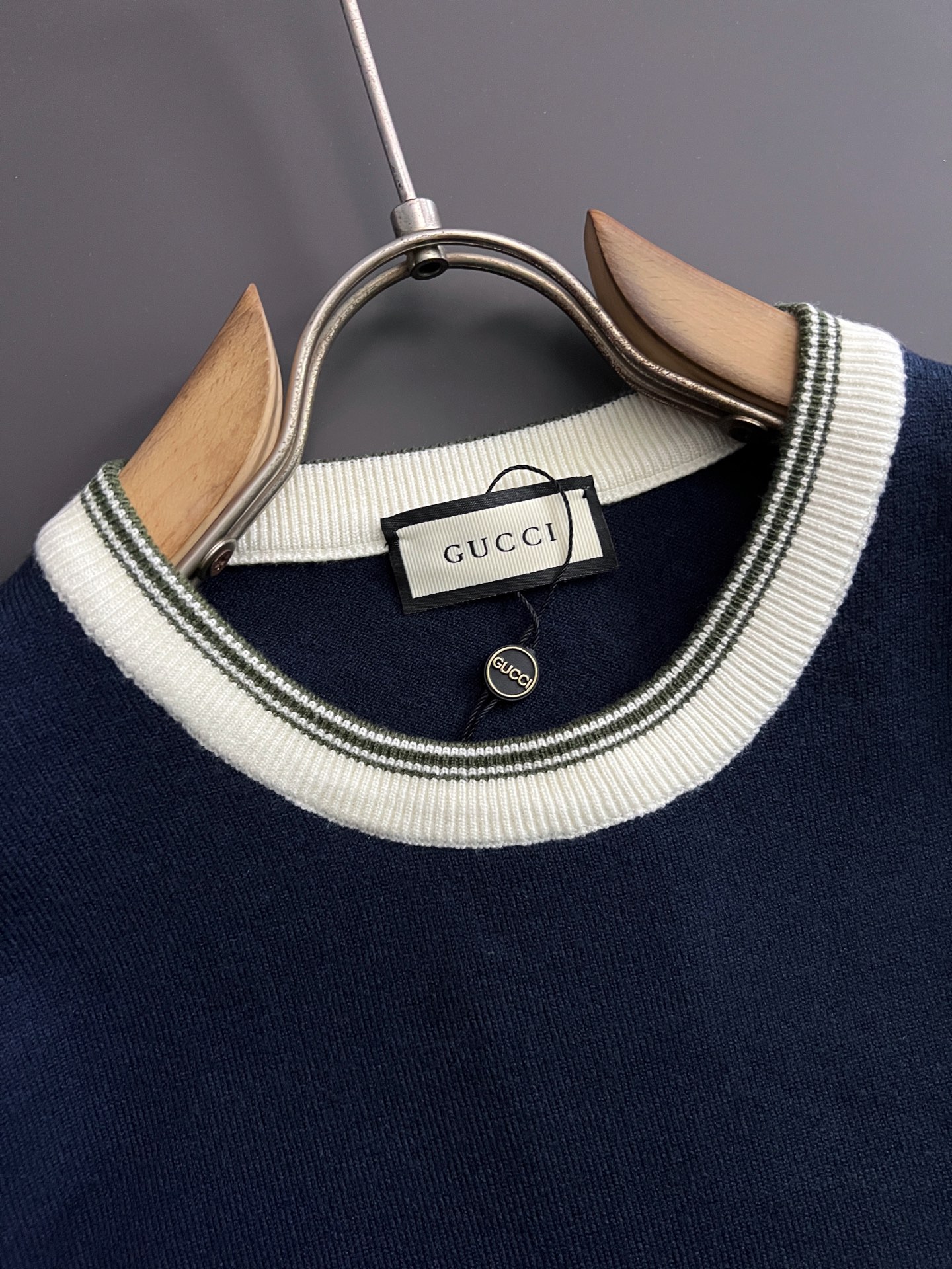 ）Gucc*·2025款毛衣，秋冬最新款！高品质意大利进口面料，高密度针织，百搭毛衣，内搭衬衫都帅气十足