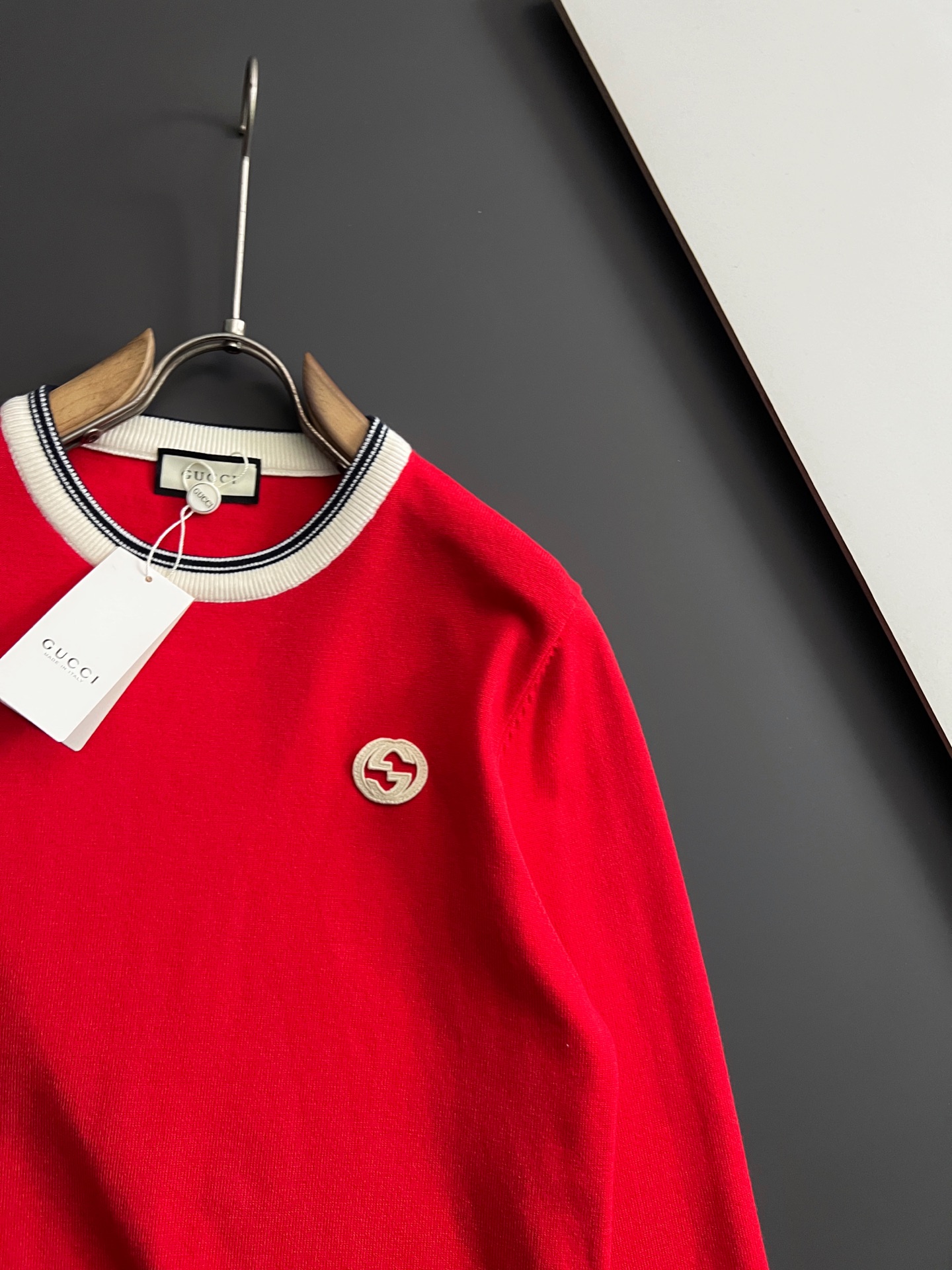 ）Gucc*·2025款毛衣，秋冬最新款！高品质意大利进口面料，高密度针织，百搭毛衣，内搭衬衫都帅气十足