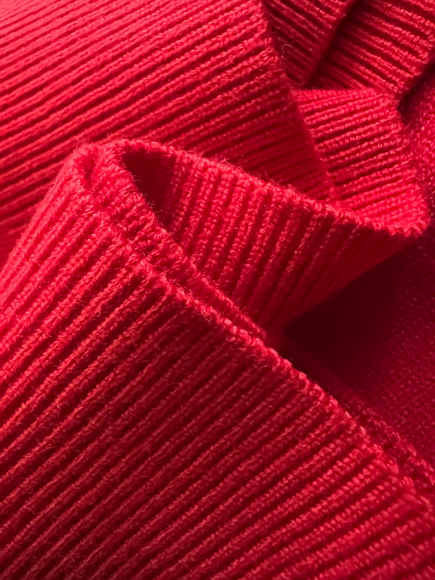 ）Gucc*·2025款毛衣，秋冬最新款！高品质意大利进口面料，高密度针织，百搭毛衣，内搭衬衫都帅气十足