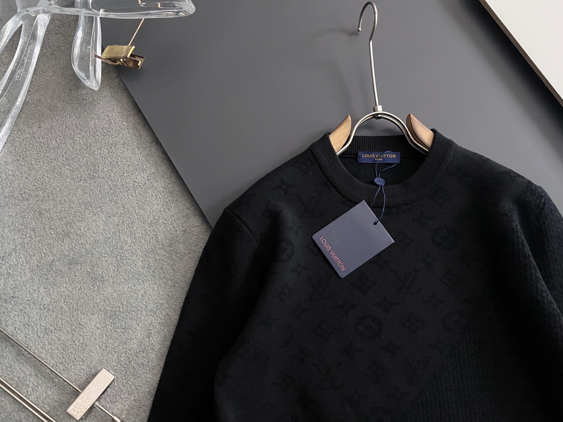 ）1V*·2025款毛衣，秋冬最新款！高品质意大利进口面料，高密度针织，百搭毛衣，内搭衬衫都帅气十足！L