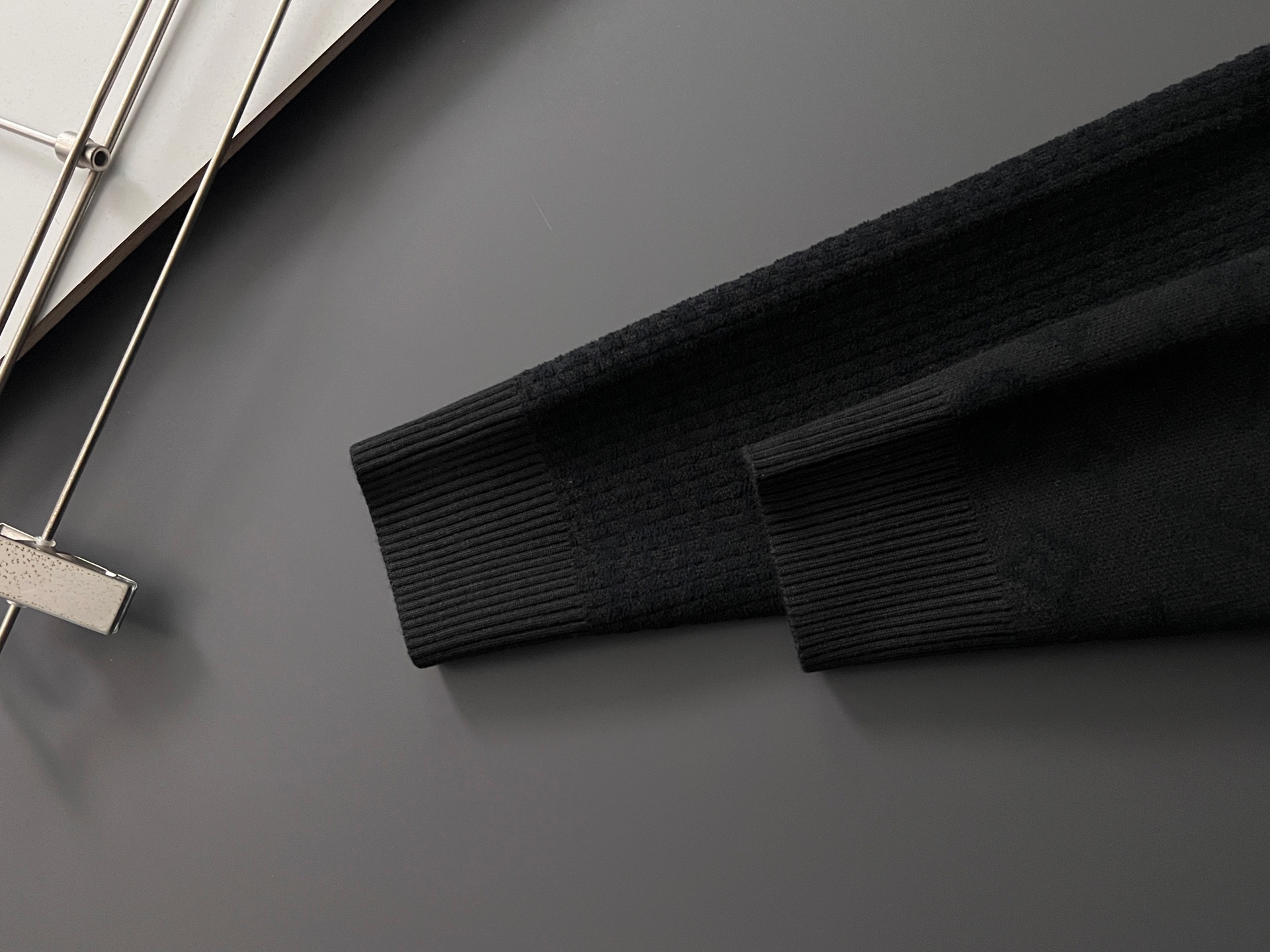 ）1V*·2025款毛衣，秋冬最新款！高品质意大利进口面料，高密度针织，百搭毛衣，内搭衬衫都帅气十足！L