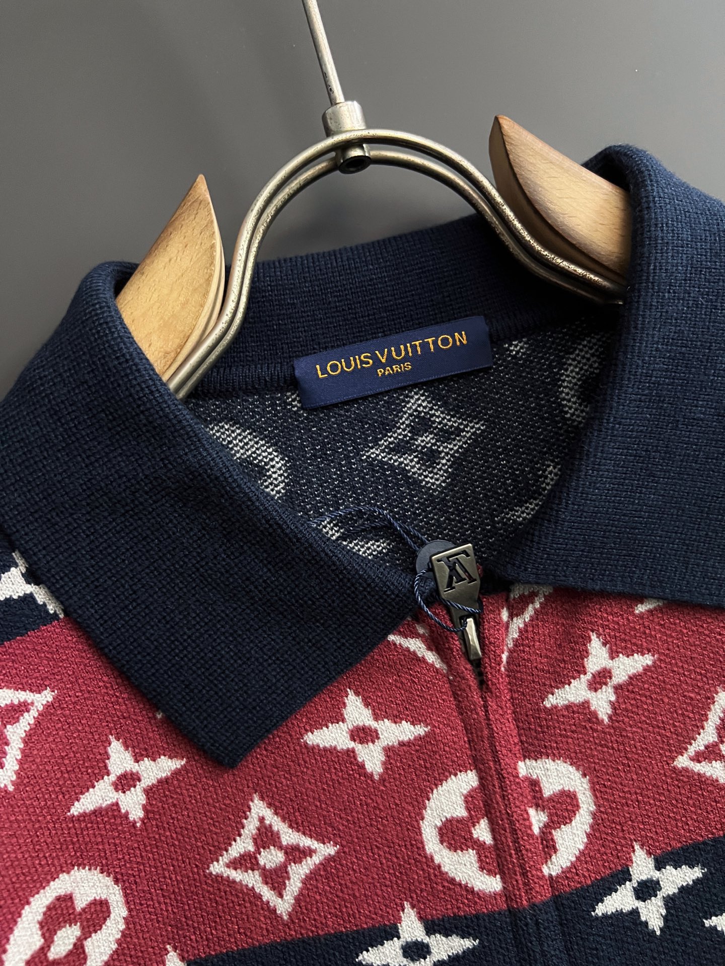 ）1V*·2025款毛衣，秋冬最新款！高品质意大利进口面料，高密度针织，百搭毛衣，内搭衬衫都帅气十足！L