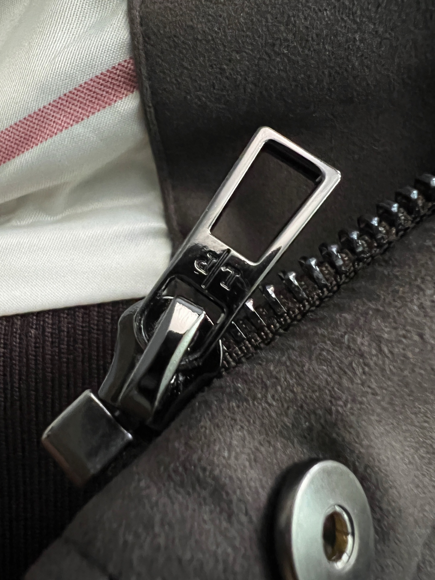 ）lP🆕*🌟反绒皮老钱风2025秋冬简约风新款轻薄夹克，最新时尚潮流效果,时尚新韵味，元素及现代潮流的高