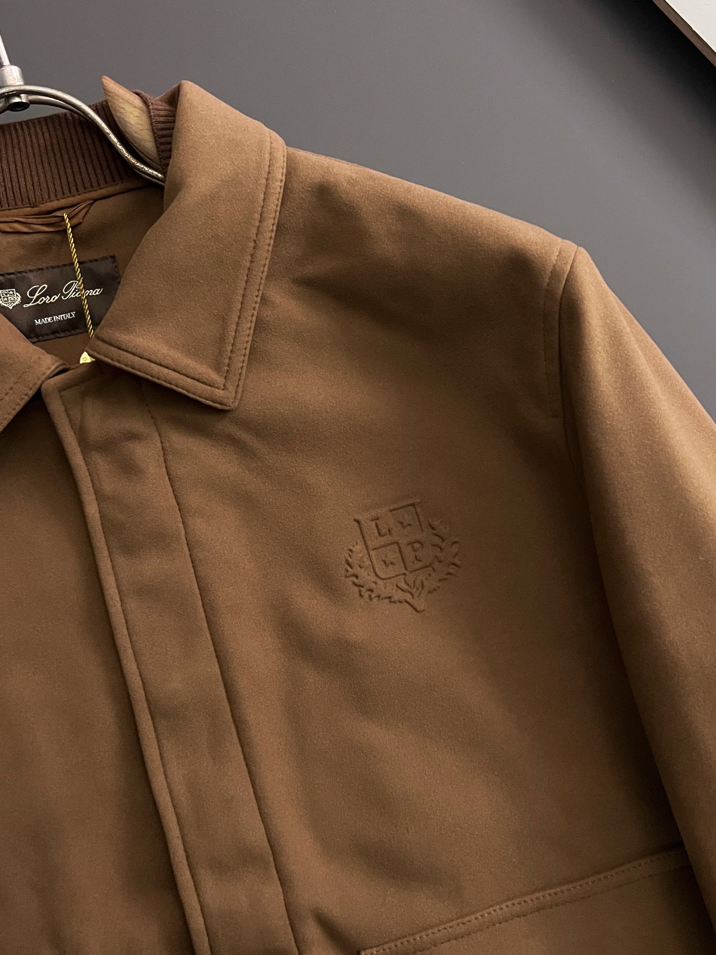 ）lP🆕*🌟反绒皮老钱风2025秋冬简约风新款轻薄夹克，最新时尚潮流效果,时尚新韵味，元素及现代潮流的高