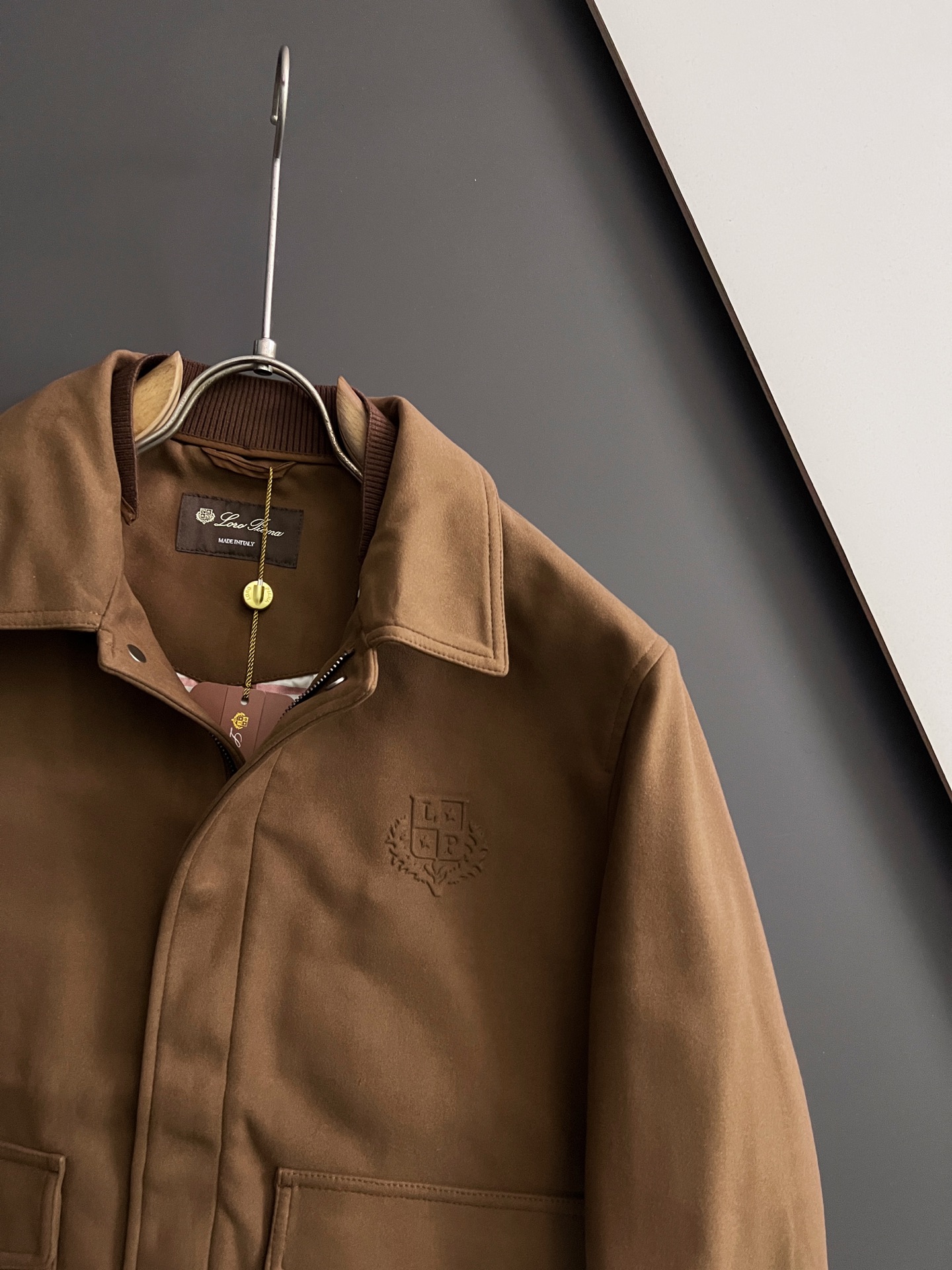 ）lP🆕*🌟反绒皮老钱风2025秋冬简约风新款轻薄夹克，最新时尚潮流效果,时尚新韵味，元素及现代潮流的高