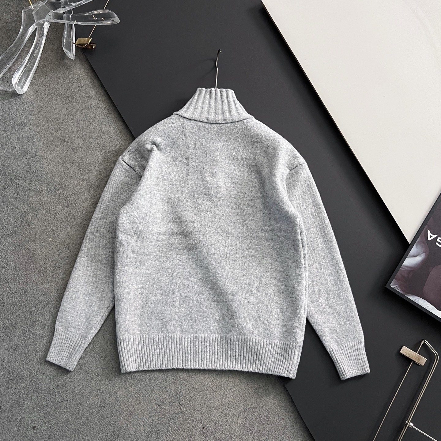 ）CD*、25ss最新款秋冬时尚毛衣7针织线、最顶级版黑色华夫格提针织log0纯色专柜款针织线衫圆领套头