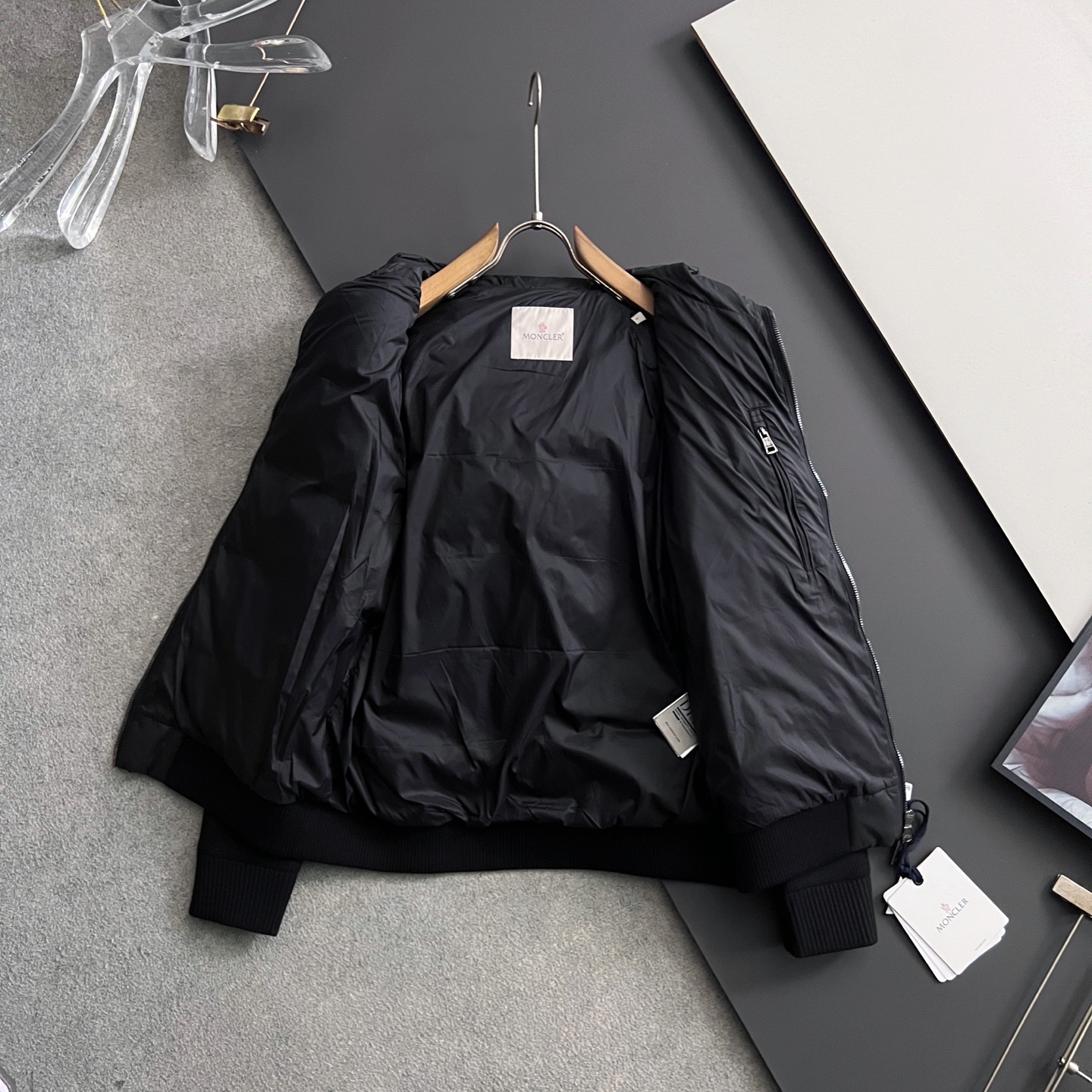 ）Monc1er/鹅绒＊针织羽绒拼接连帽独特侧面螺纹设计！！！卖点：羽绒针织拼接，拼接处采用羊毛混纺面料